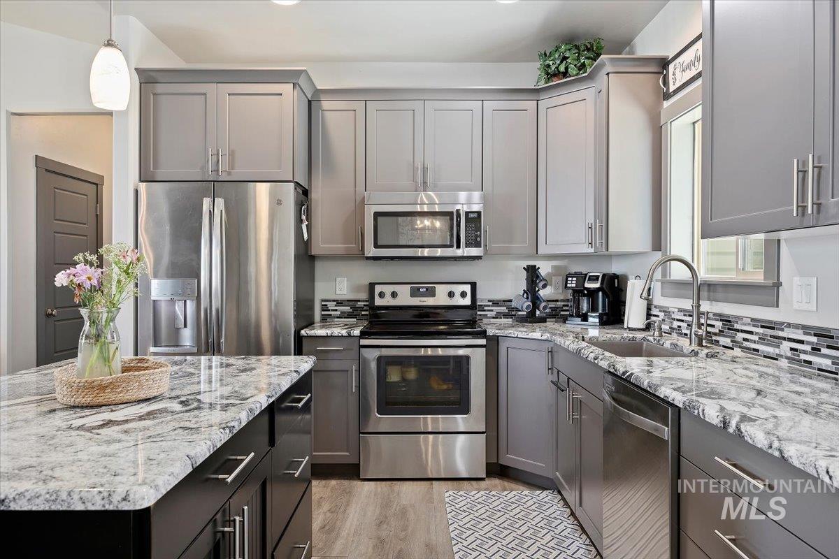 225 Slate Springs Ct, Kimberly, Idaho 83341-2301, 3 Bedrooms, 2 Bathrooms, Residential For Sale, Price $434,900,MLS 98980130