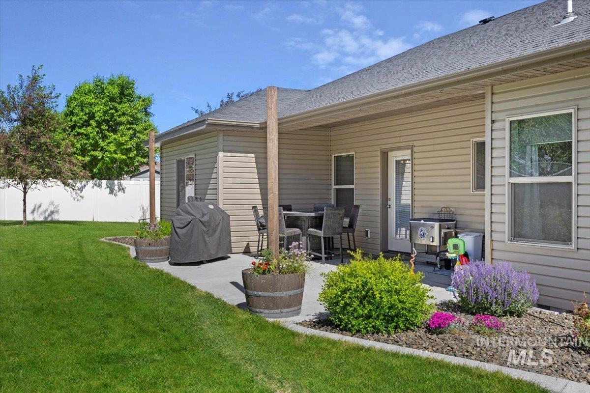 225 Slate Springs Ct, Kimberly, Idaho 83341-2301, 3 Bedrooms, 2 Bathrooms, Residential For Sale, Price $434,900,MLS 98980130