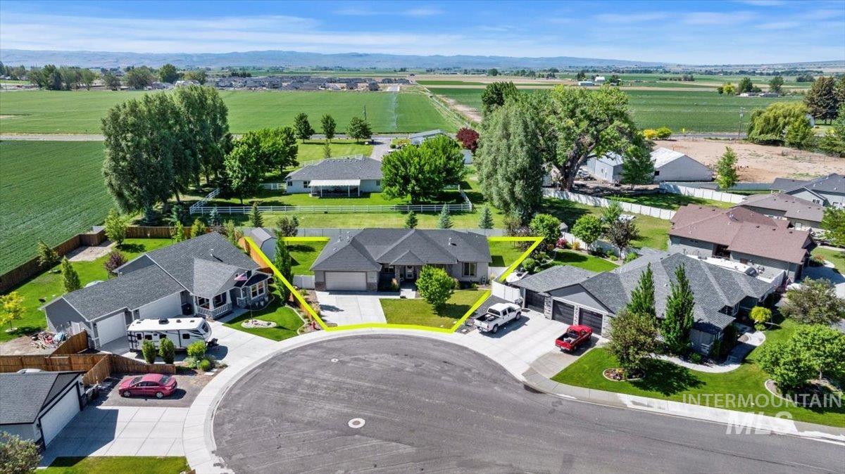 225 Slate Springs Ct, Kimberly, Idaho 83341-2301, 3 Bedrooms, 2 Bathrooms, Residential For Sale, Price $434,900,MLS 98980130