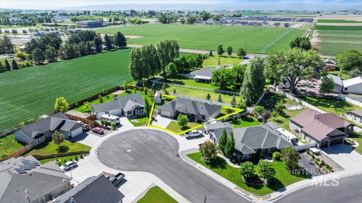 225 Slate Springs Ct, Kimberly, Idaho 83341-2301, 3 Bedrooms, 2 Bathrooms, Residential For Sale, Price $434,900,MLS 98980130