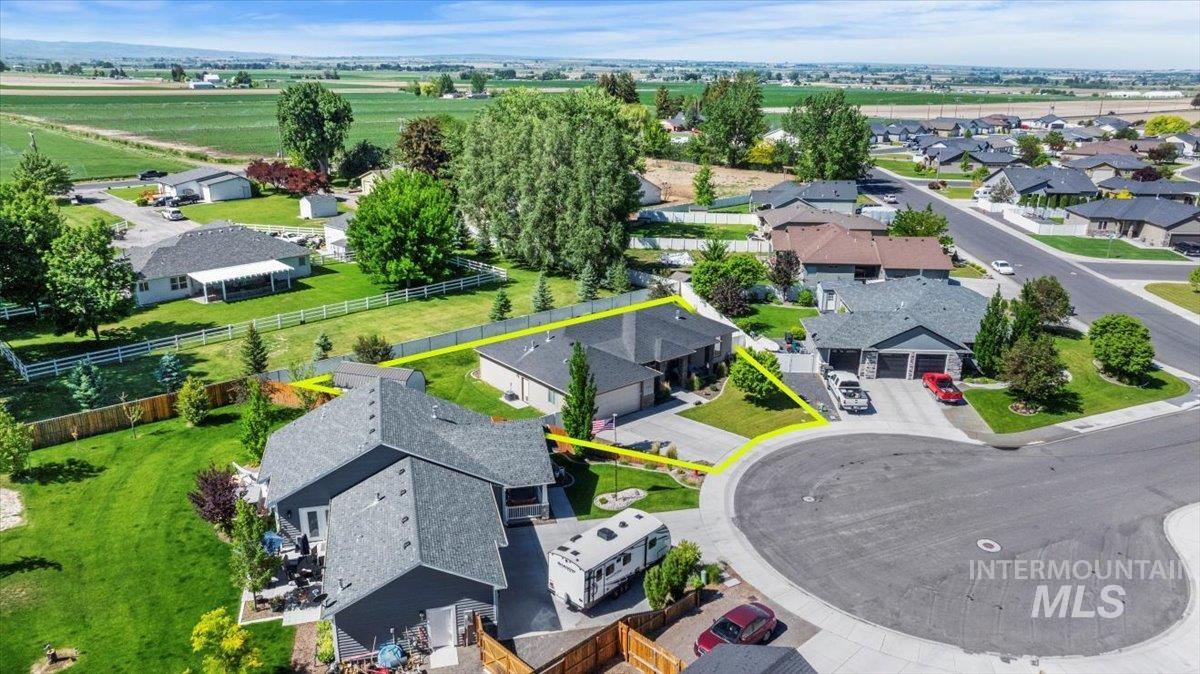 225 Slate Springs Ct, Kimberly, Idaho 83341-2301, 3 Bedrooms, 2 Bathrooms, Residential For Sale, Price $434,900,MLS 98980130