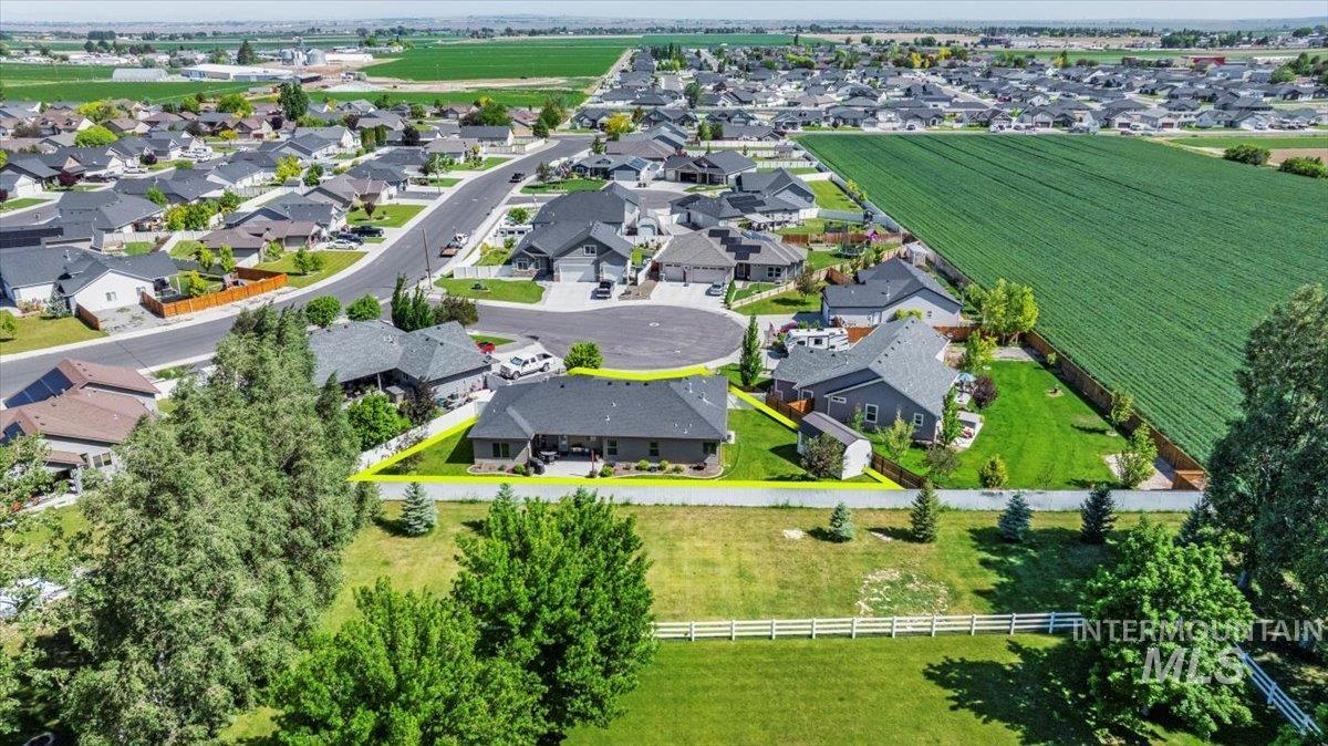 225 Slate Springs Ct, Kimberly, Idaho 83341-2301, 3 Bedrooms, 2 Bathrooms, Residential For Sale, Price $434,900,MLS 98980130