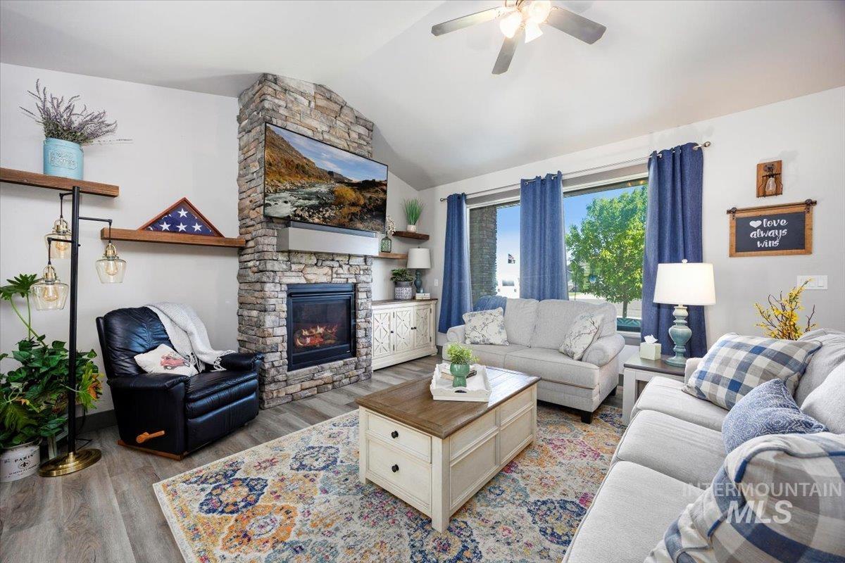 225 Slate Springs Ct, Kimberly, Idaho 83341-2301, 3 Bedrooms, 2 Bathrooms, Residential For Sale, Price $434,900,MLS 98980130