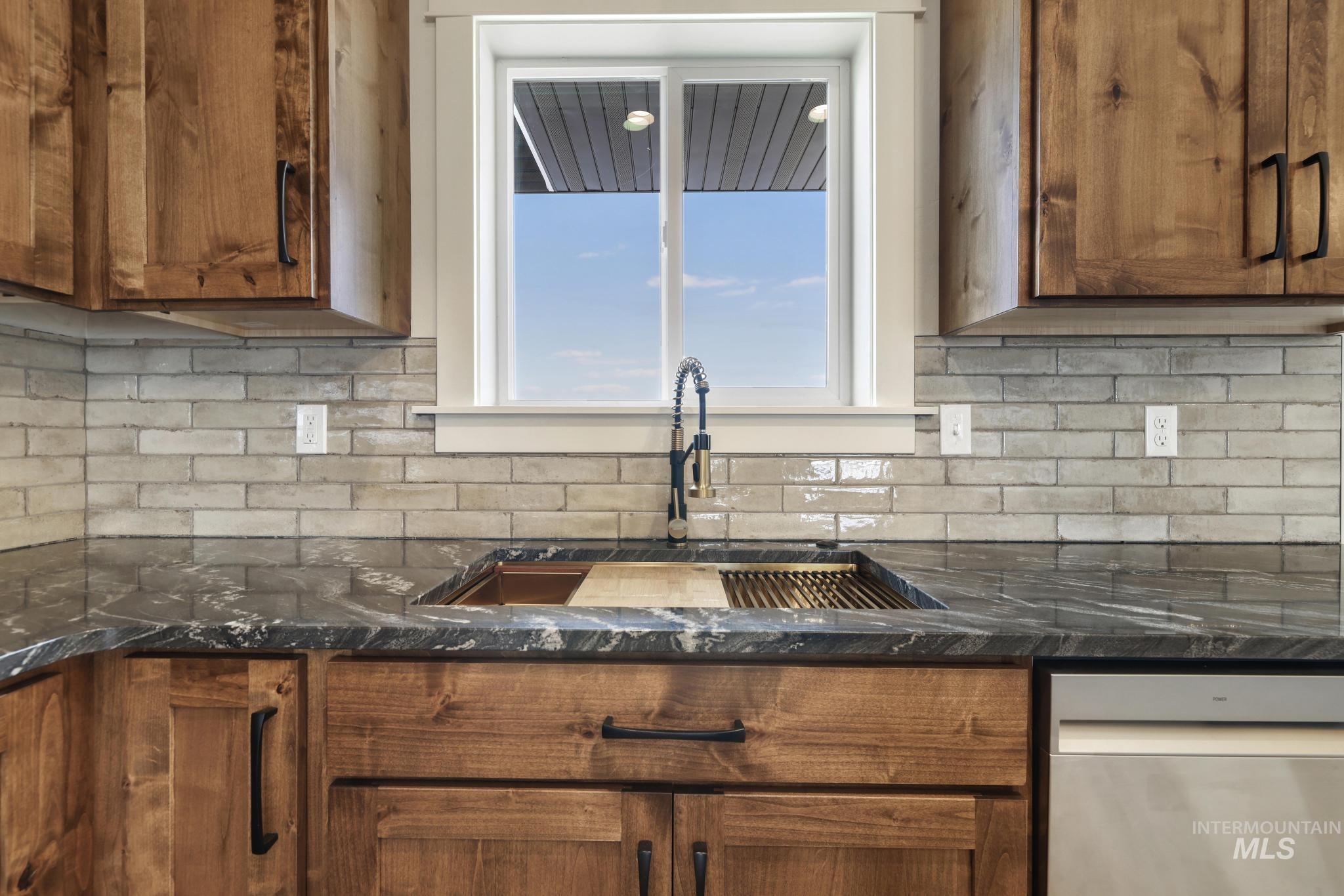 1320 E 20th, Jerome, Idaho 83338, 3 Bedrooms, 2 Bathrooms, Residential For Sale, Price $369,900,MLS 98980134