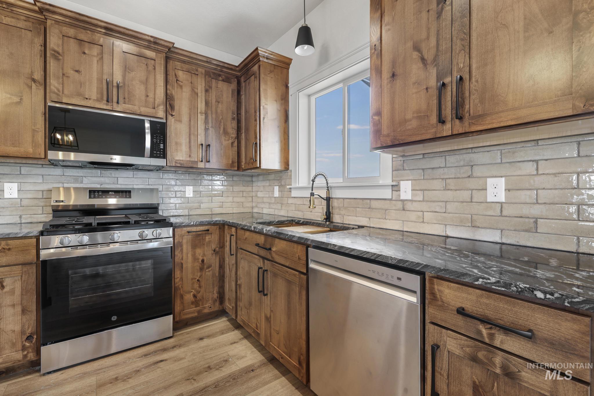 1320 E 20th, Jerome, Idaho 83338, 3 Bedrooms, 2 Bathrooms, Residential For Sale, Price $369,900,MLS 98980134