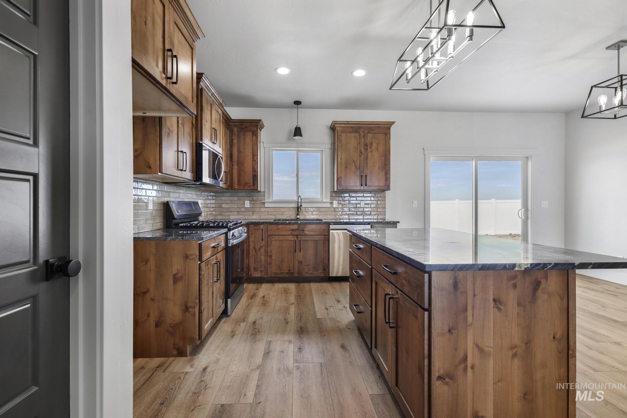 1320 E 20th, Jerome, Idaho 83338, 3 Bedrooms, 2 Bathrooms, Residential For Sale, Price $369,900,MLS 98980134