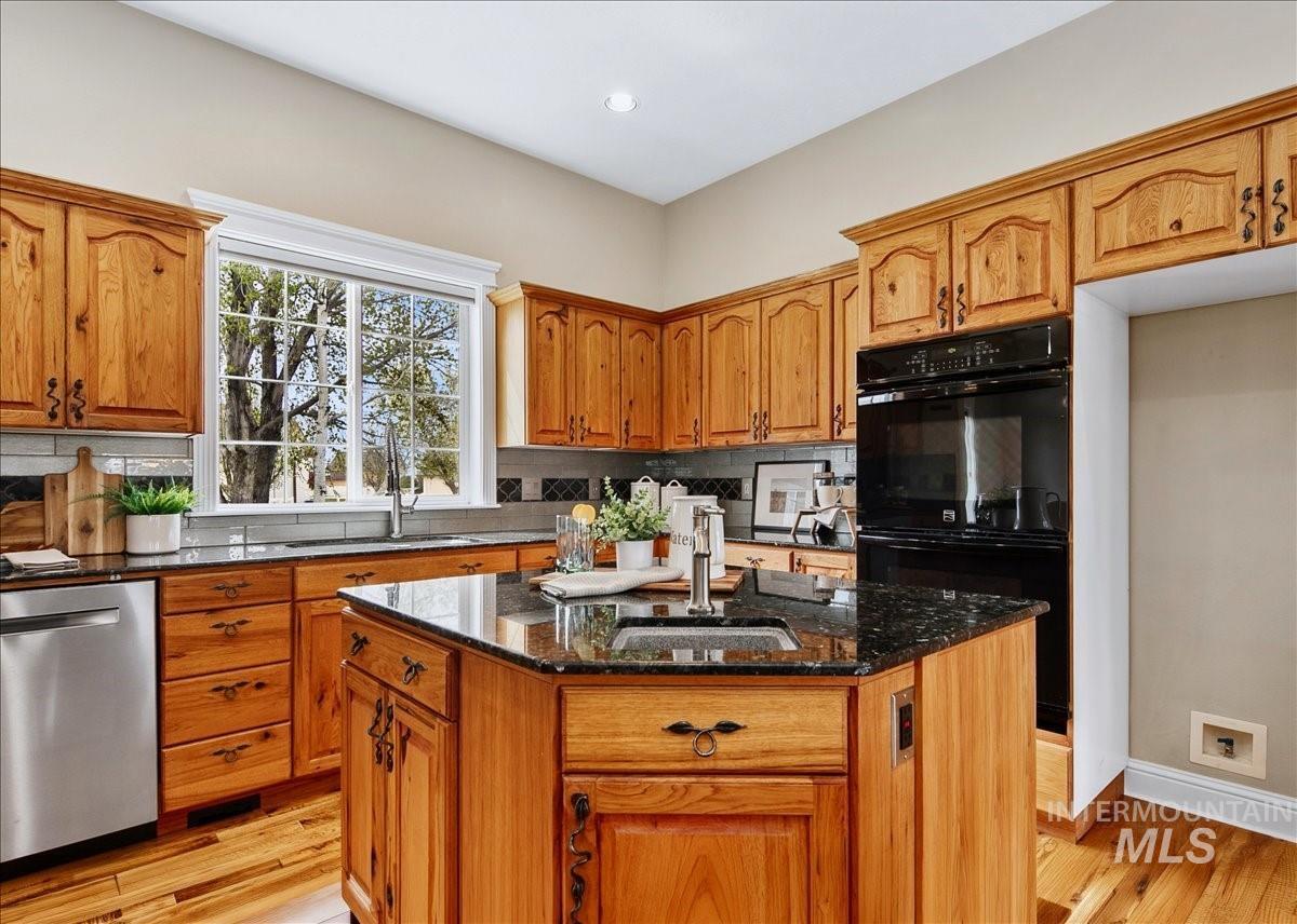 3136 N Brumby Ln, Kuna, Idaho 83634, 4 Bedrooms, 3.5 Bathrooms, Residential For Sale, Price $1,312,500,MLS 98980137