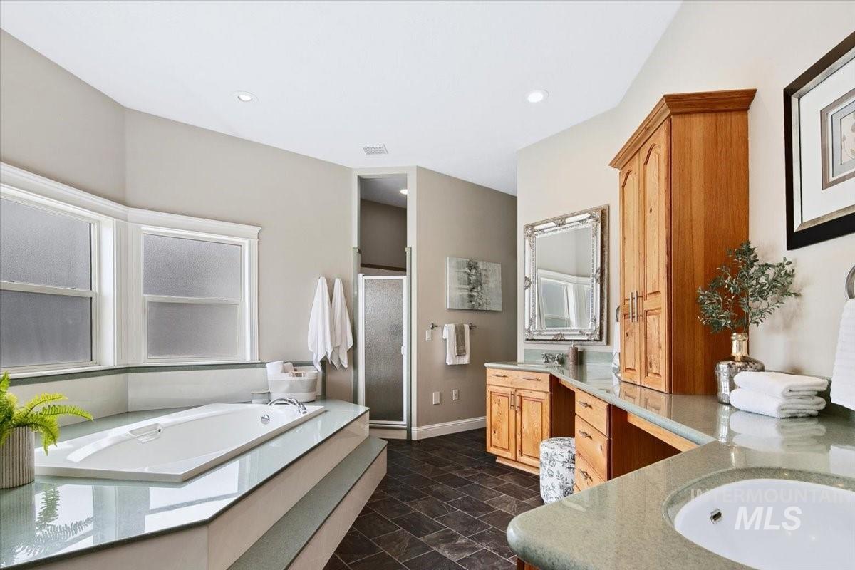 3136 N Brumby Ln, Kuna, Idaho 83634, 4 Bedrooms, 3.5 Bathrooms, Residential For Sale, Price $1,312,500,MLS 98980137