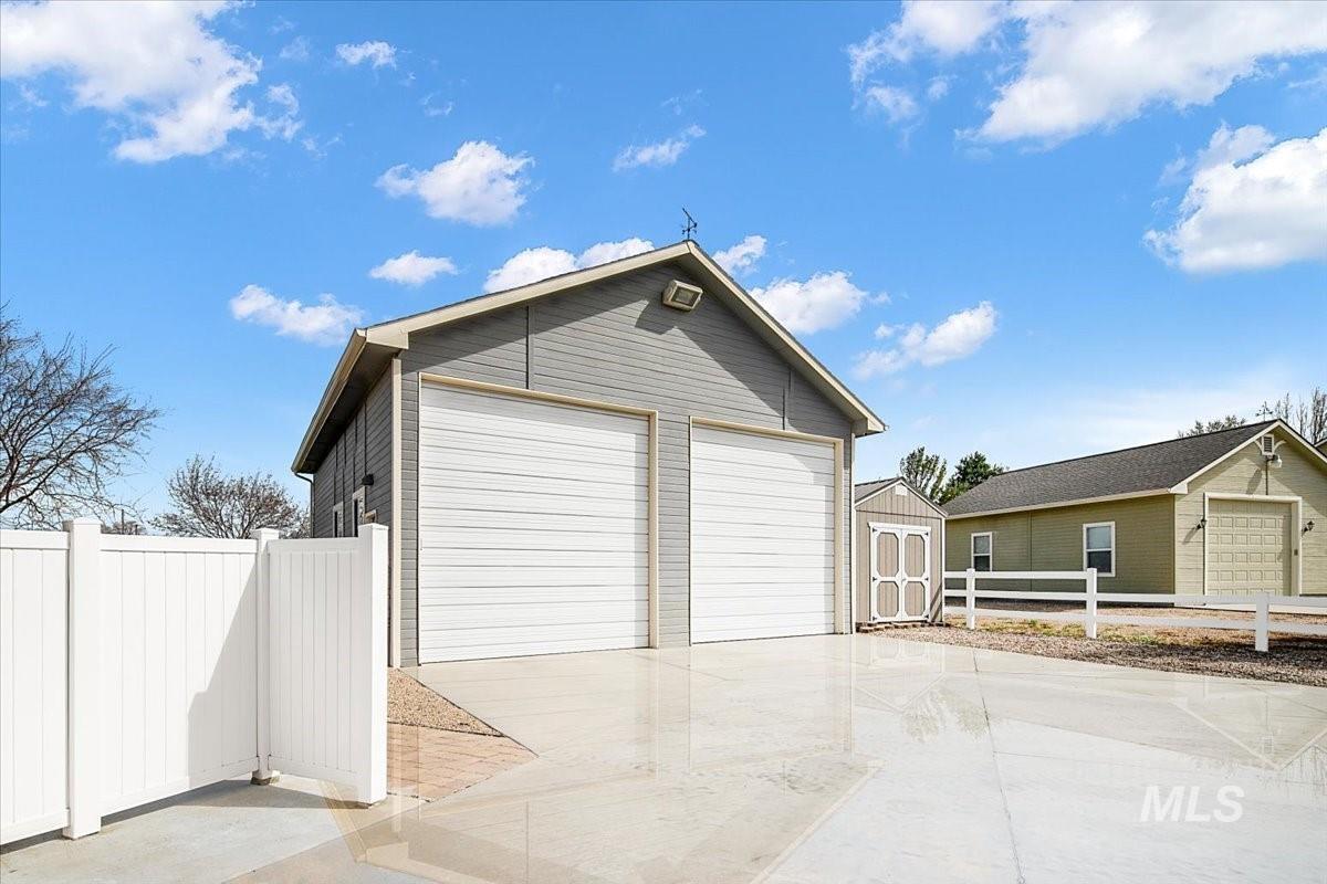 3136 N Brumby Ln, Kuna, Idaho 83634, 4 Bedrooms, 3.5 Bathrooms, Residential For Sale, Price $1,312,500,MLS 98980137