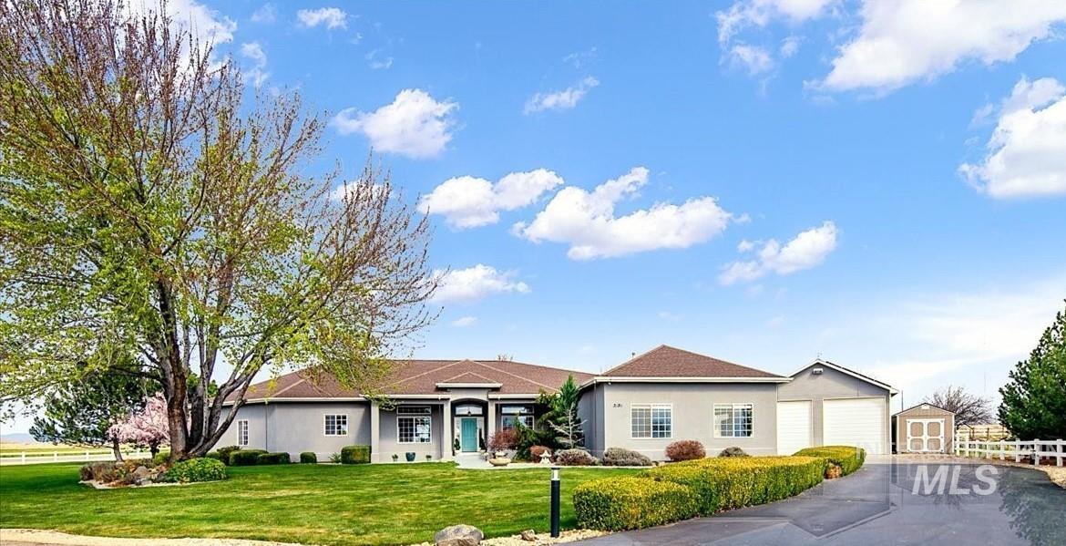 3136 N Brumby Ln, Kuna, Idaho 83634, 4 Bedrooms, 3.5 Bathrooms, Residential For Sale, Price $1,312,500,MLS 98980137