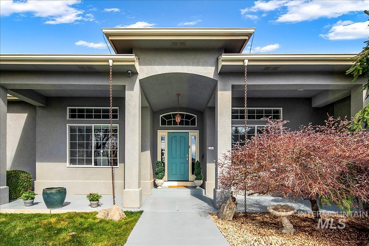 3136 N Brumby Ln, Kuna, Idaho 83634, 4 Bedrooms, 3.5 Bathrooms, Residential For Sale, Price $1,312,500,MLS 98980137