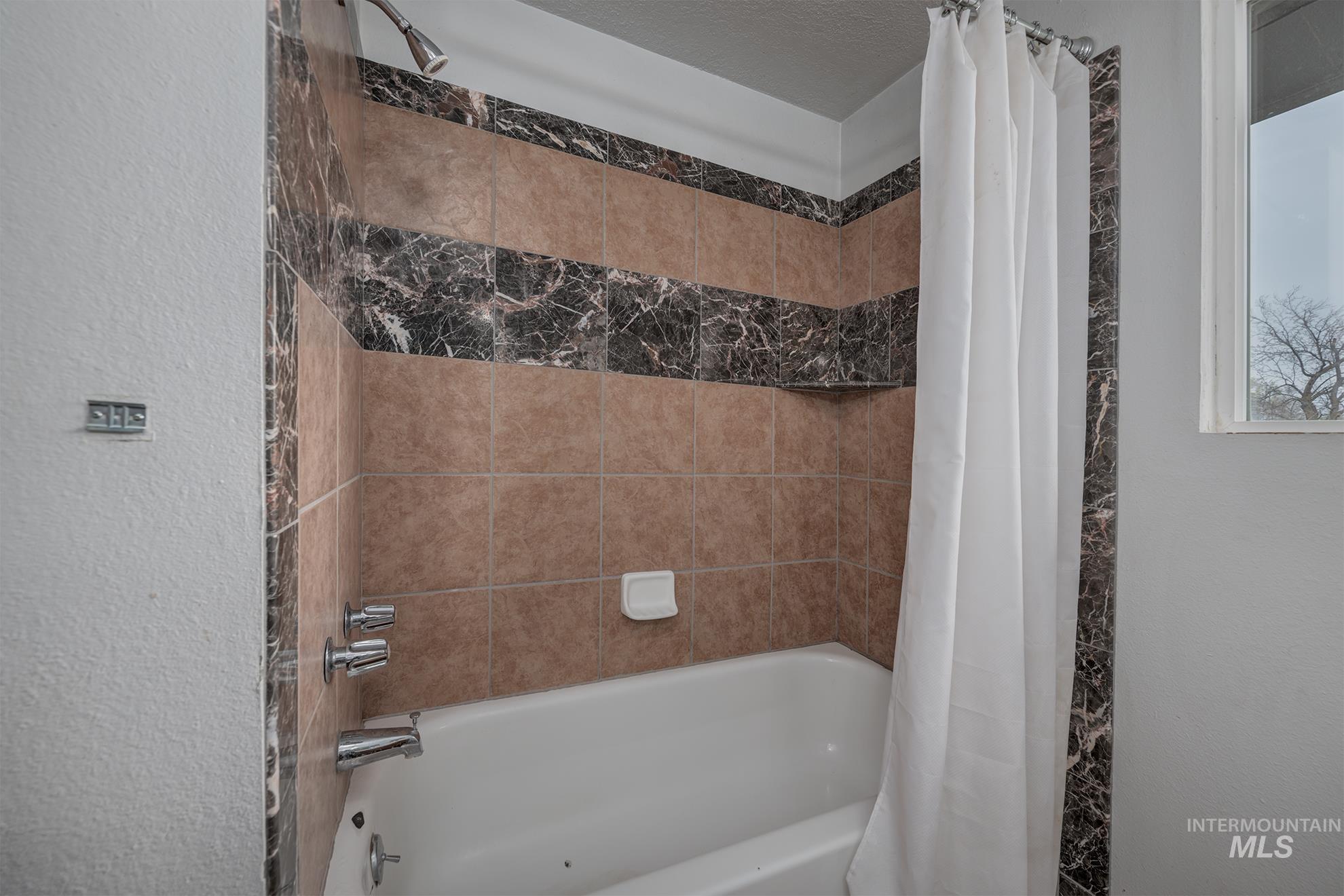 4484 Community Rd, Ontario, Oregon 97914, 3 Bedrooms, 2 Bathrooms, Residential For Sale, Price $450,000, 98980138