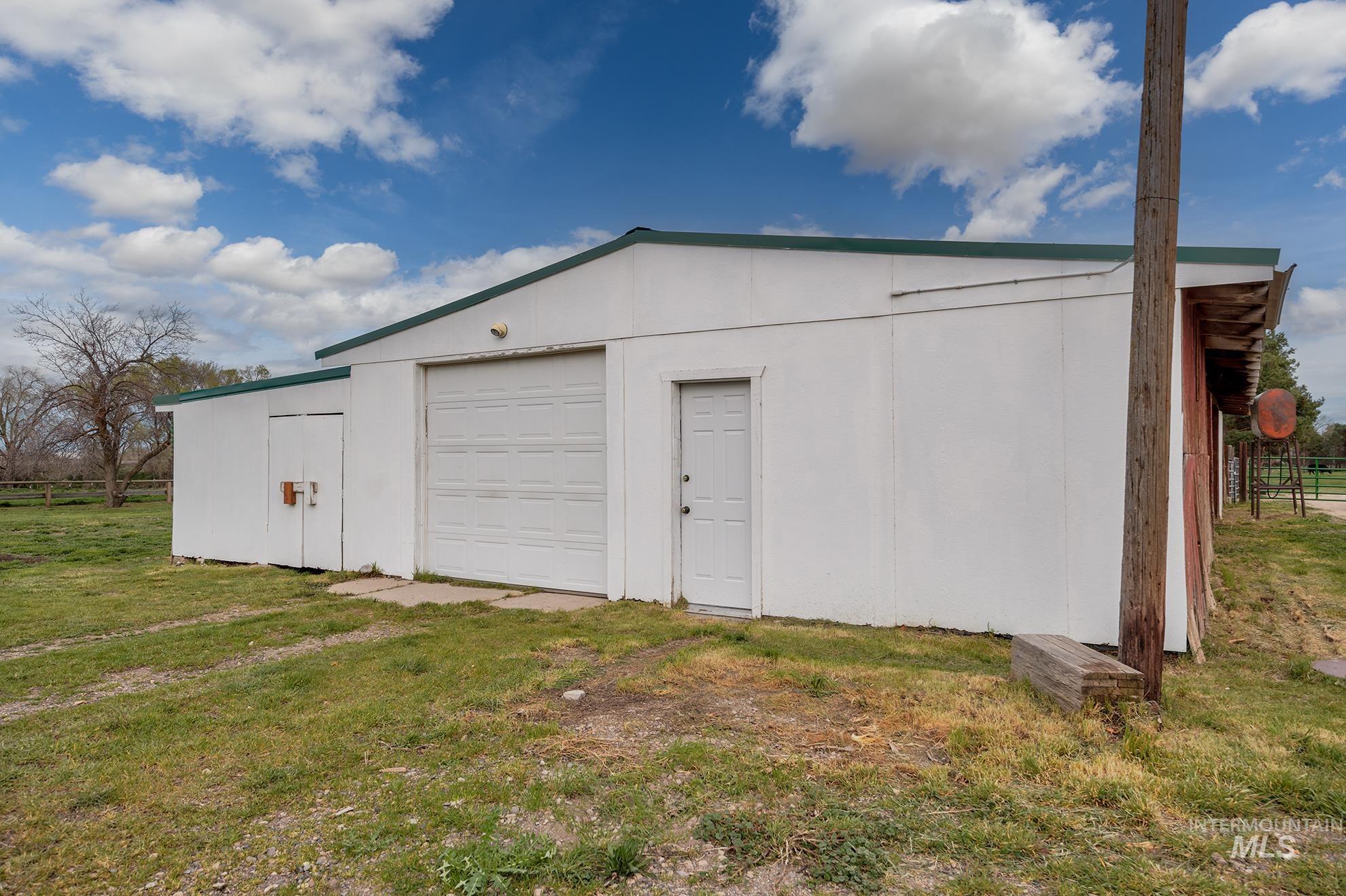 4484 Community Rd, Ontario, Oregon 97914, 3 Bedrooms, 2 Bathrooms, Residential For Sale, Price $450,000, 98980138