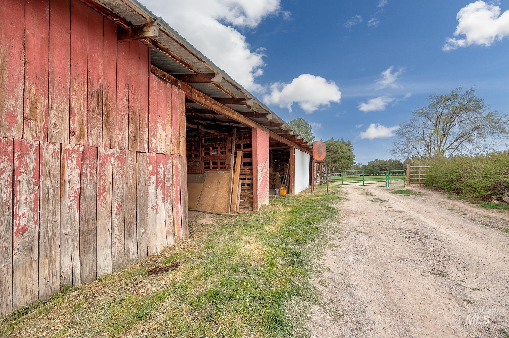 4484 Community Rd, Ontario, Oregon 97914, 3 Bedrooms, 2 Bathrooms, Residential For Sale, Price $450,000, 98980138