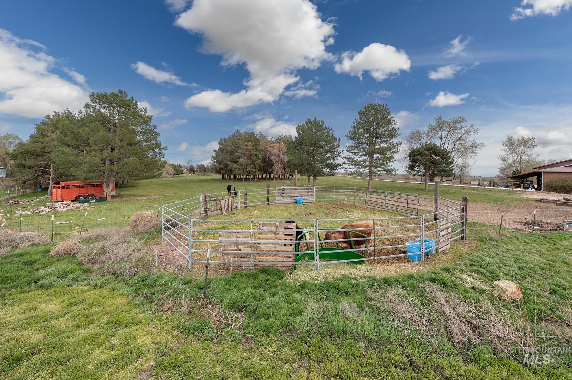 4484 Community Rd, Ontario, Oregon 97914, 3 Bedrooms, 2 Bathrooms, Residential For Sale, Price $450,000, 98980138