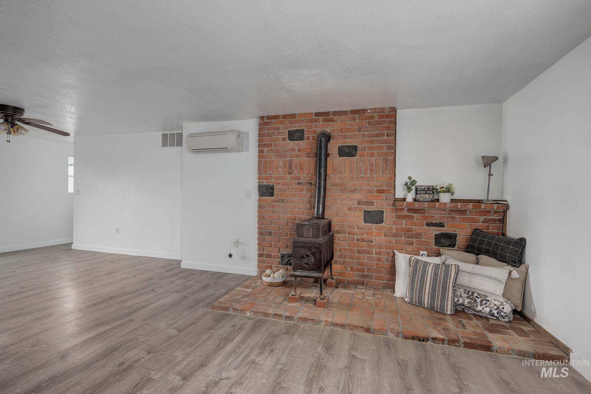 4484 Community Rd, Ontario, Oregon 97914, 3 Bedrooms, 2 Bathrooms, Residential For Sale, Price $450,000, 98980138