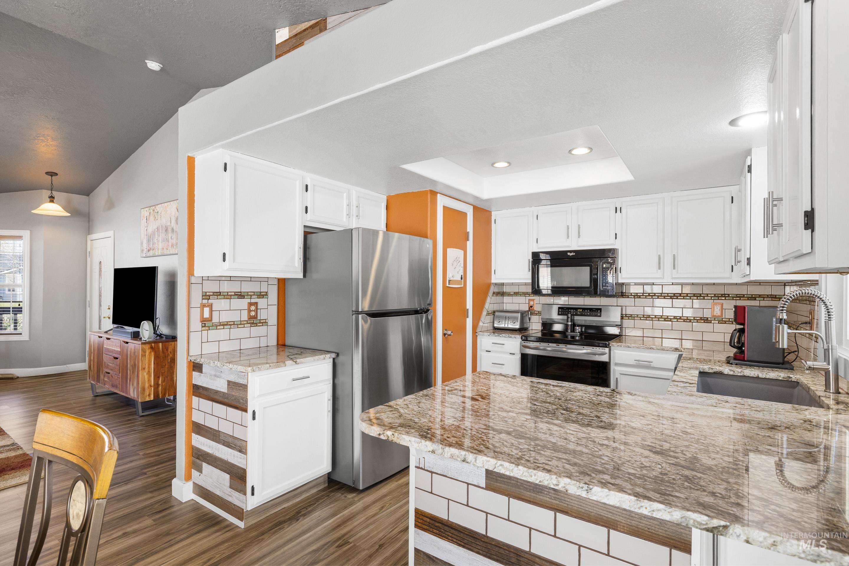 4883 S Rawhide Drive, Boise, Idaho 83709, 3 Bedrooms, 2 Bathrooms, Residential For Sale, Price $390,000,MLS 98980139