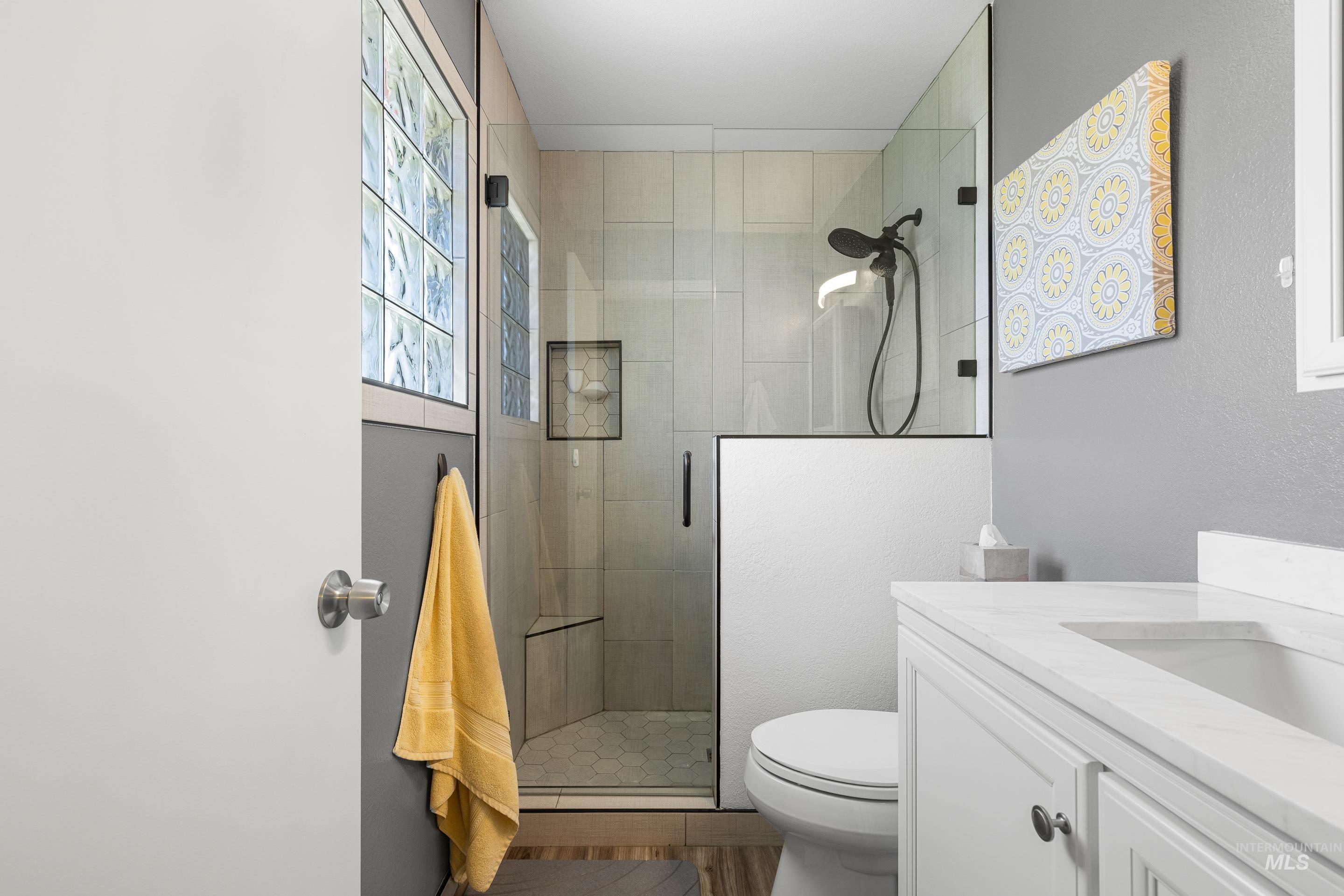 4883 S Rawhide Drive, Boise, Idaho 83709, 3 Bedrooms, 2 Bathrooms, Residential For Sale, Price $390,000,MLS 98980139