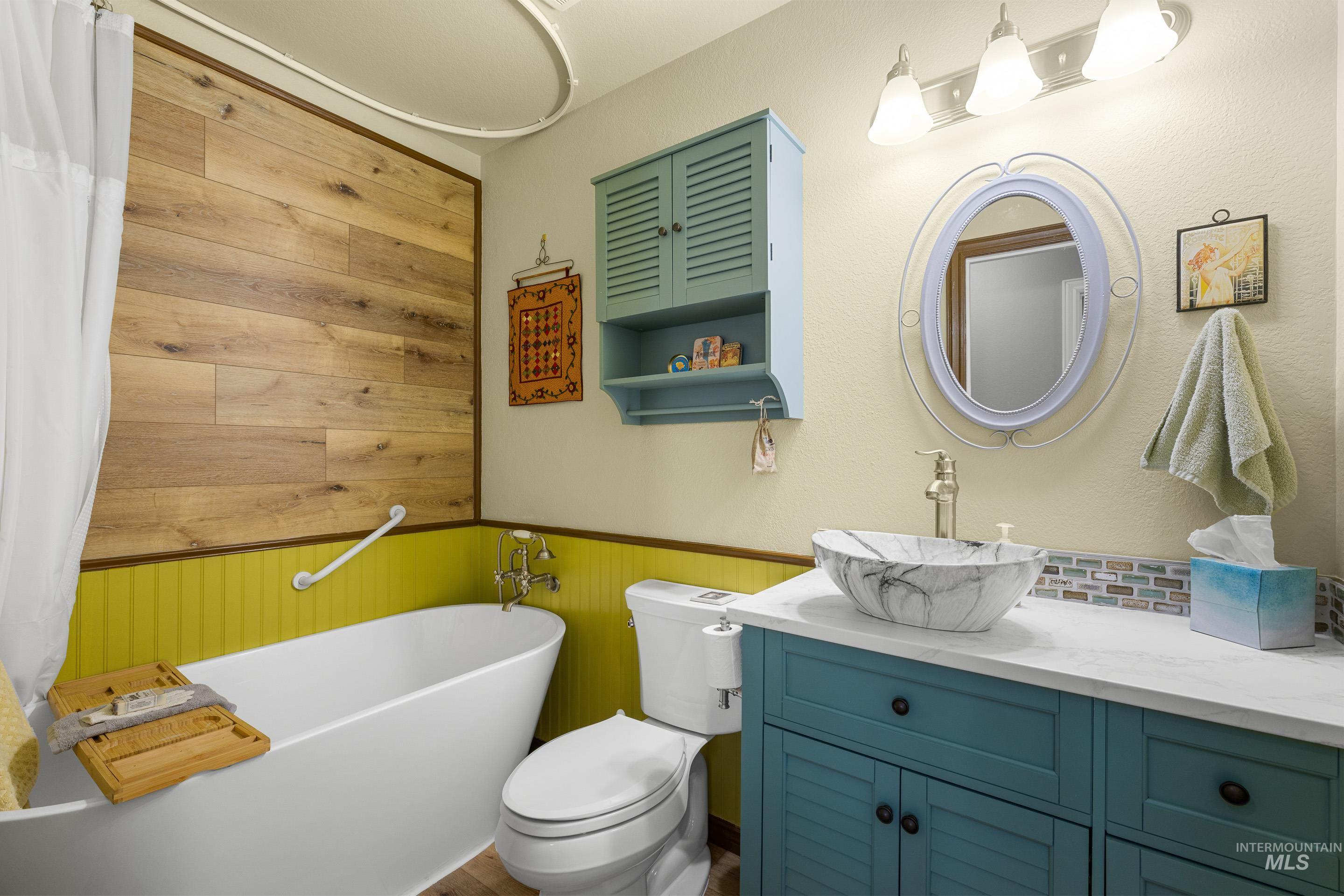 4883 S Rawhide Drive, Boise, Idaho 83709, 3 Bedrooms, 2 Bathrooms, Residential For Sale, Price $390,000,MLS 98980139