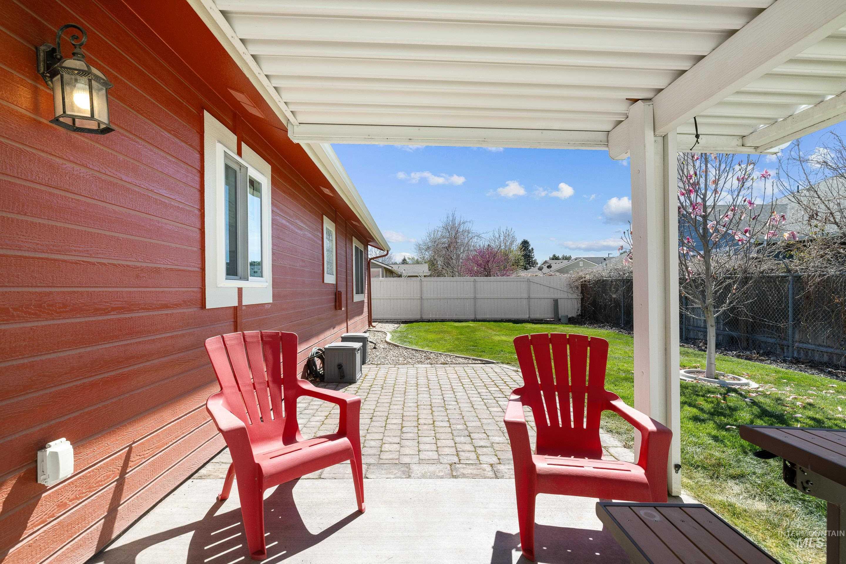 4883 S Rawhide Drive, Boise, Idaho 83709, 3 Bedrooms, 2 Bathrooms, Residential For Sale, Price $390,000,MLS 98980139