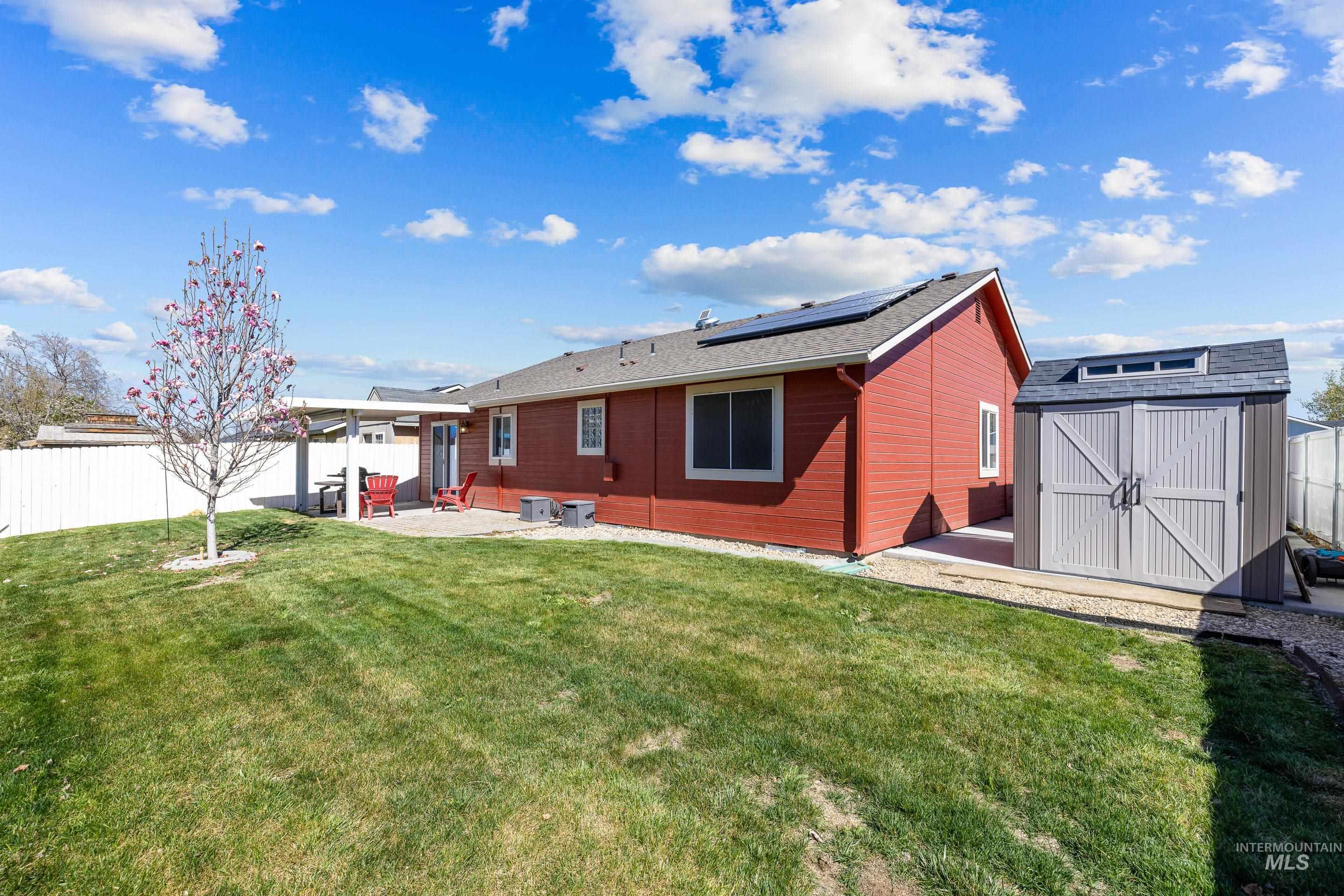 4883 S Rawhide Drive, Boise, Idaho 83709, 3 Bedrooms, 2 Bathrooms, Residential For Sale, Price $390,000,MLS 98980139