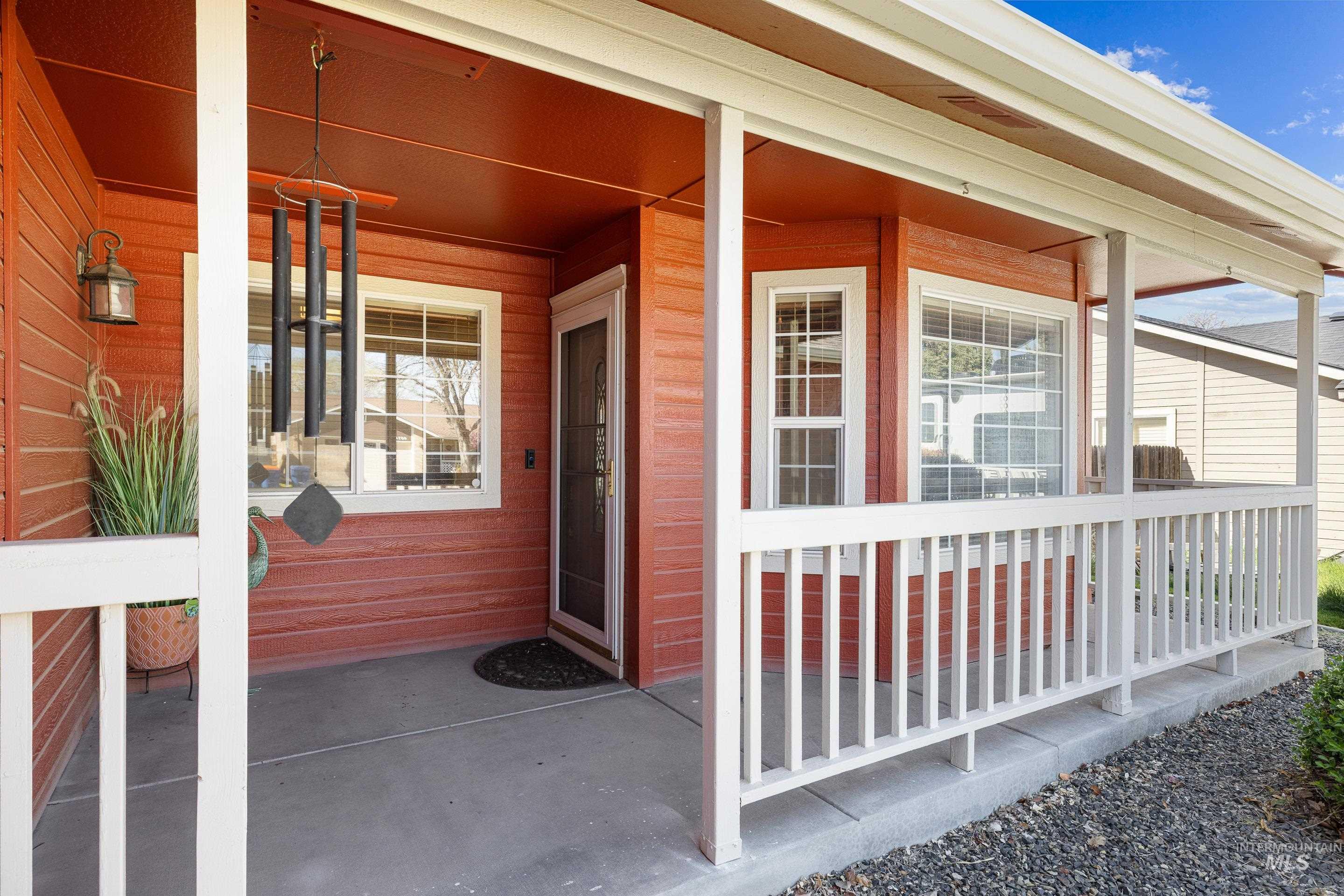 4883 S Rawhide Drive, Boise, Idaho 83709, 3 Bedrooms, 2 Bathrooms, Residential For Sale, Price $390,000,MLS 98980139