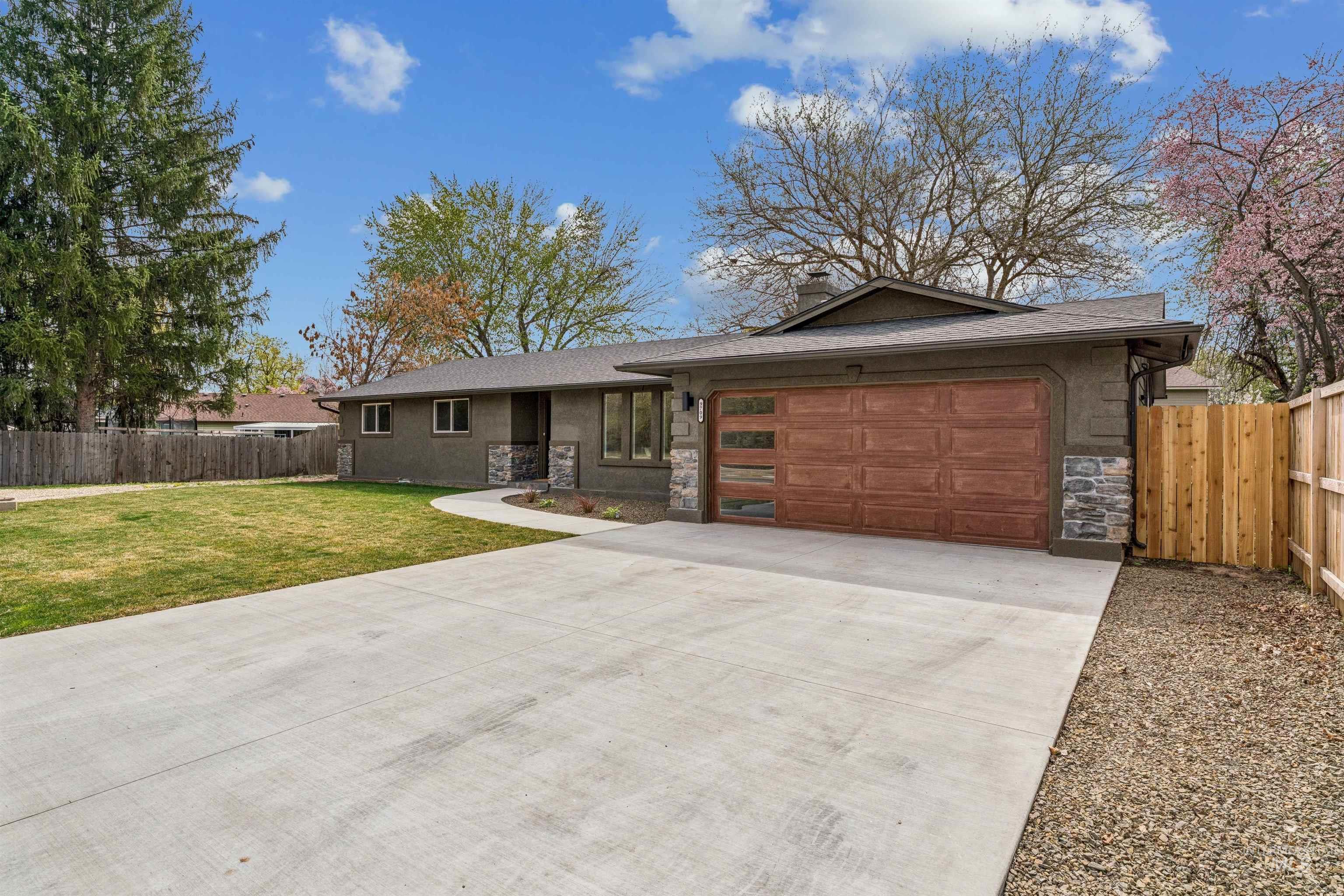 9709 W McMillan, Boise, Idaho 83704, 3 Bedrooms, 2 Bathrooms, Residential For Sale, Price $489,000, 98980140