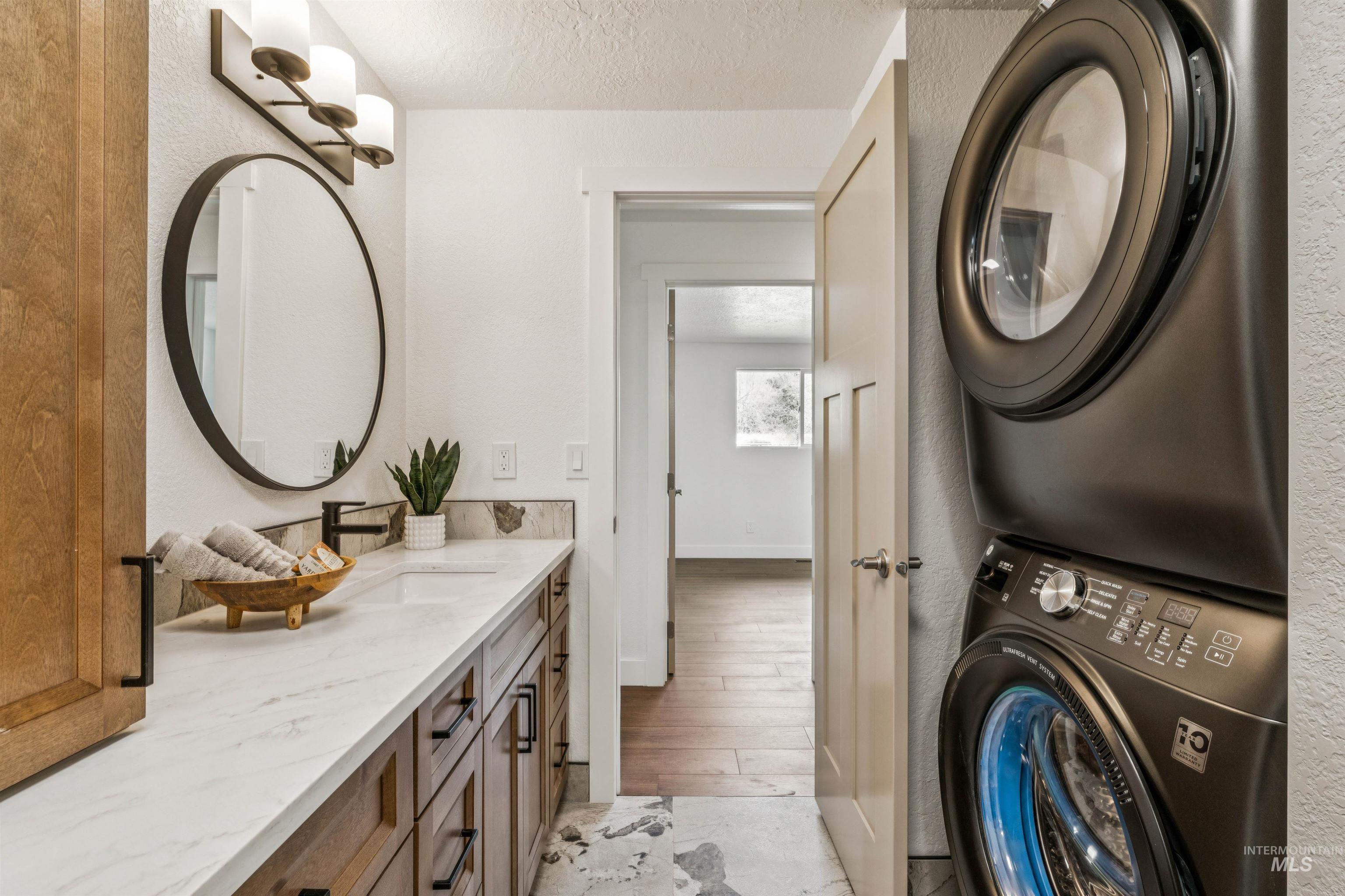 9709 W McMillan, Boise, Idaho 83704, 3 Bedrooms, 2 Bathrooms, Residential For Sale, Price $489,000, 98980140