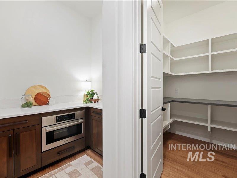 3882 W Haverhill St, Eagle, Idaho 83616, 4 Bedrooms, 3 Bathrooms, Residential For Sale, Price $999,999,MLS 98980141