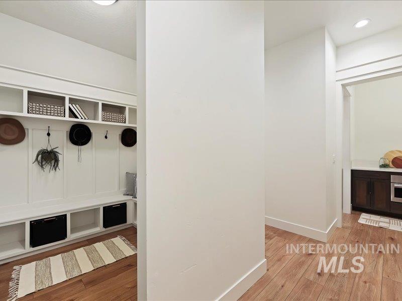 3882 W Haverhill St, Eagle, Idaho 83616, 4 Bedrooms, 3 Bathrooms, Residential For Sale, Price $999,999,MLS 98980141