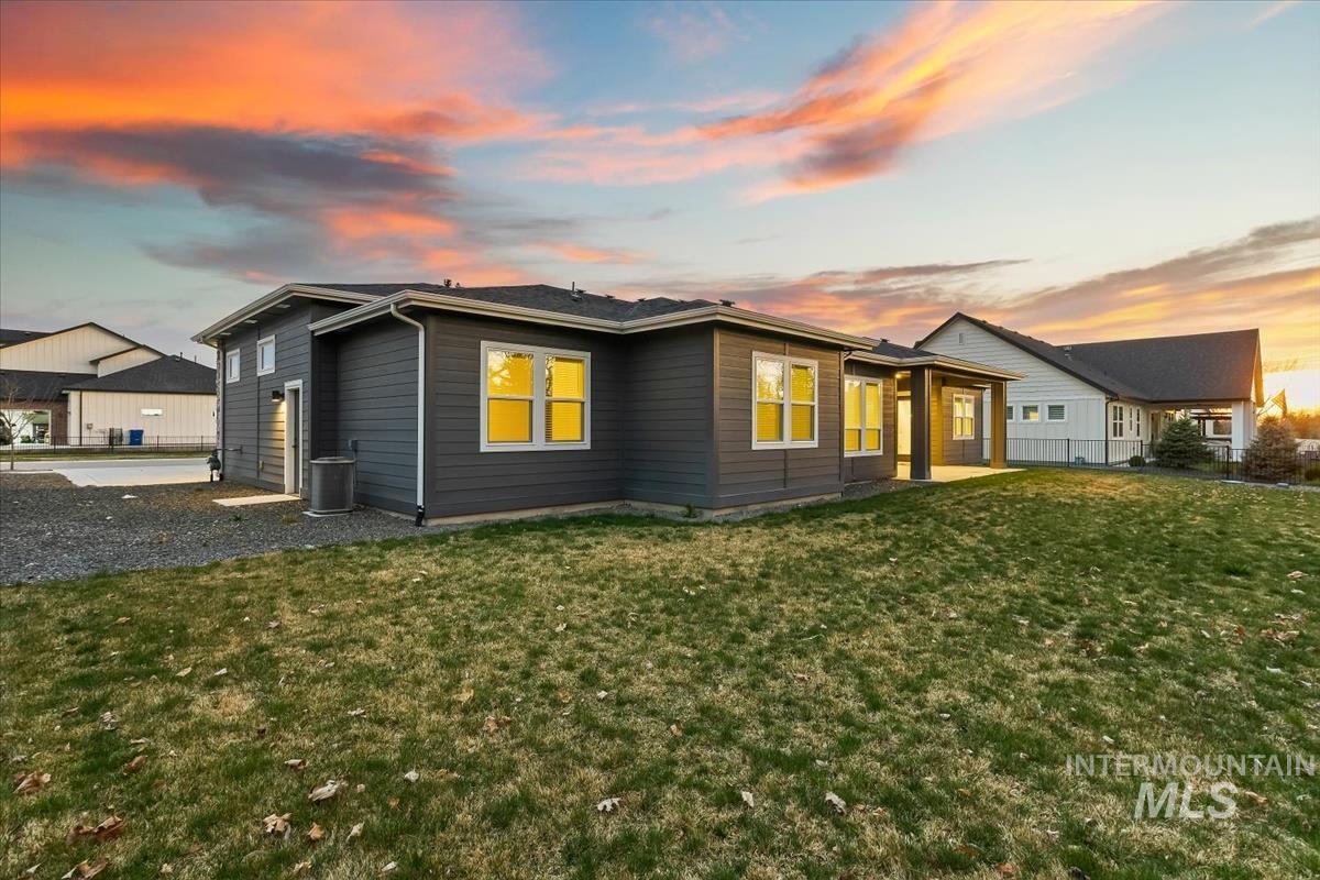 3882 W Haverhill St, Eagle, Idaho 83616, 4 Bedrooms, 3 Bathrooms, Residential For Sale, Price $999,999,MLS 98980141