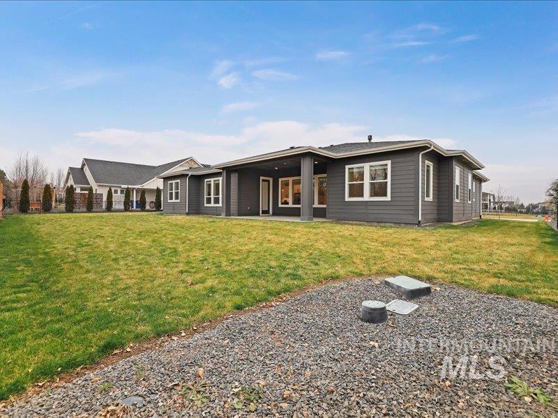 3882 W Haverhill St, Eagle, Idaho 83616, 4 Bedrooms, 3 Bathrooms, Residential For Sale, Price $999,999,MLS 98980141