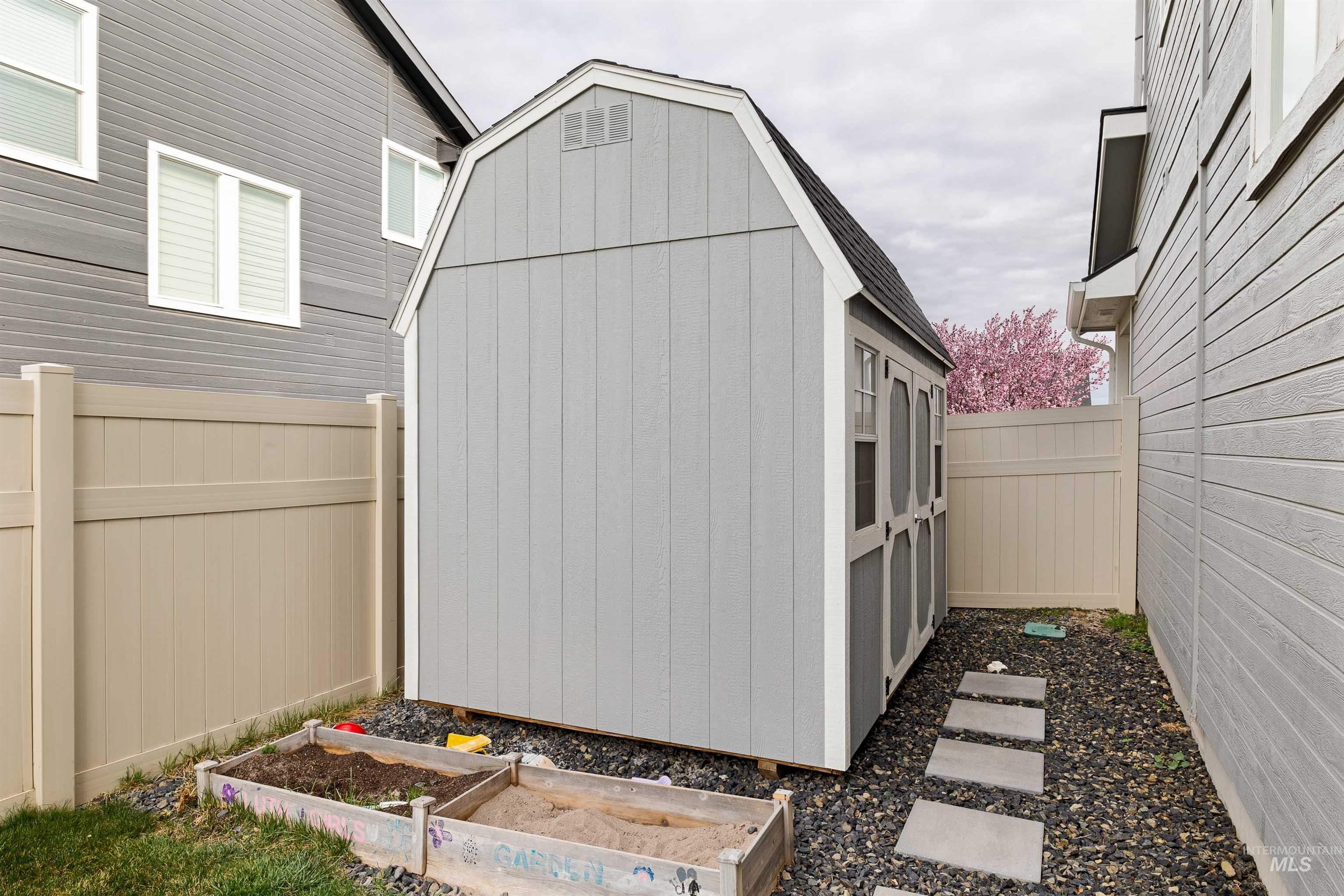 2441 Blick Lane, Twin Falls, Idaho 83301, 5 Bedrooms, 2.5 Bathrooms, Residential For Sale, Price $724,990,MLS 98980144