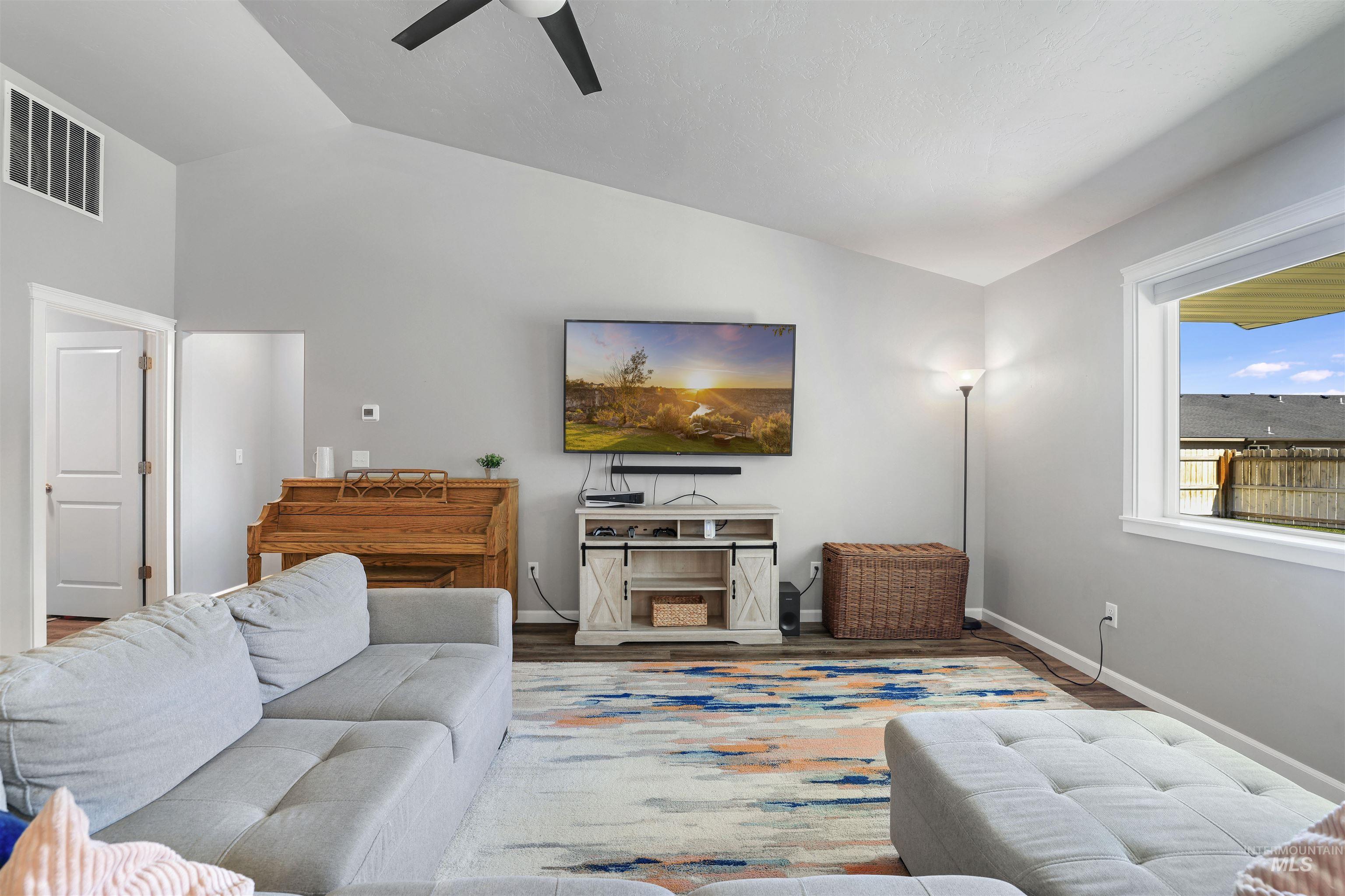 4037 N Blue Cascade Ct E, Buhl, Idaho 83316, 3 Bedrooms, 2 Bathrooms, Residential For Sale, Price $385,000,MLS 98980146