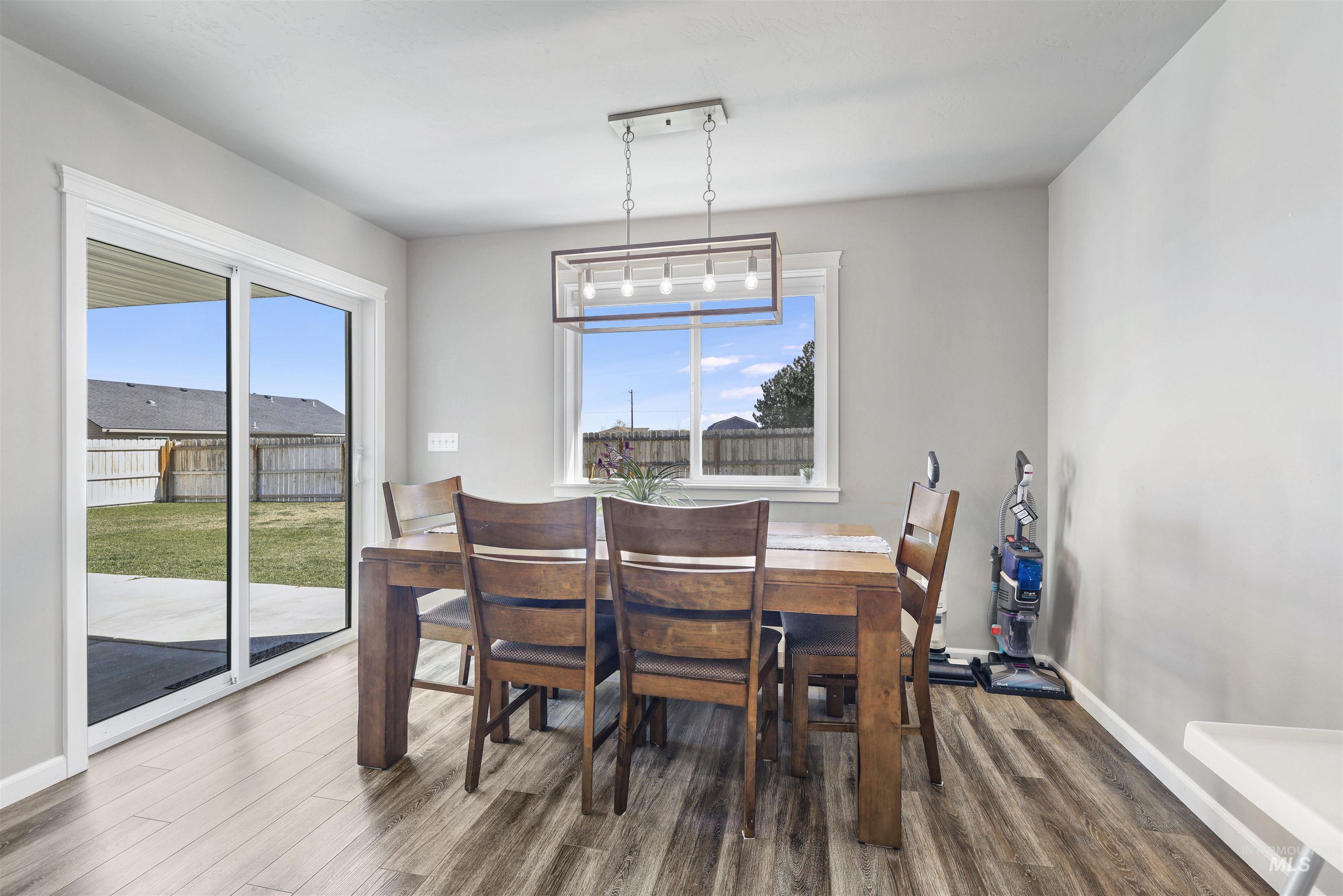 4037 N Blue Cascade Ct E, Buhl, Idaho 83316, 3 Bedrooms, 2 Bathrooms, Residential For Sale, Price $385,000,MLS 98980146