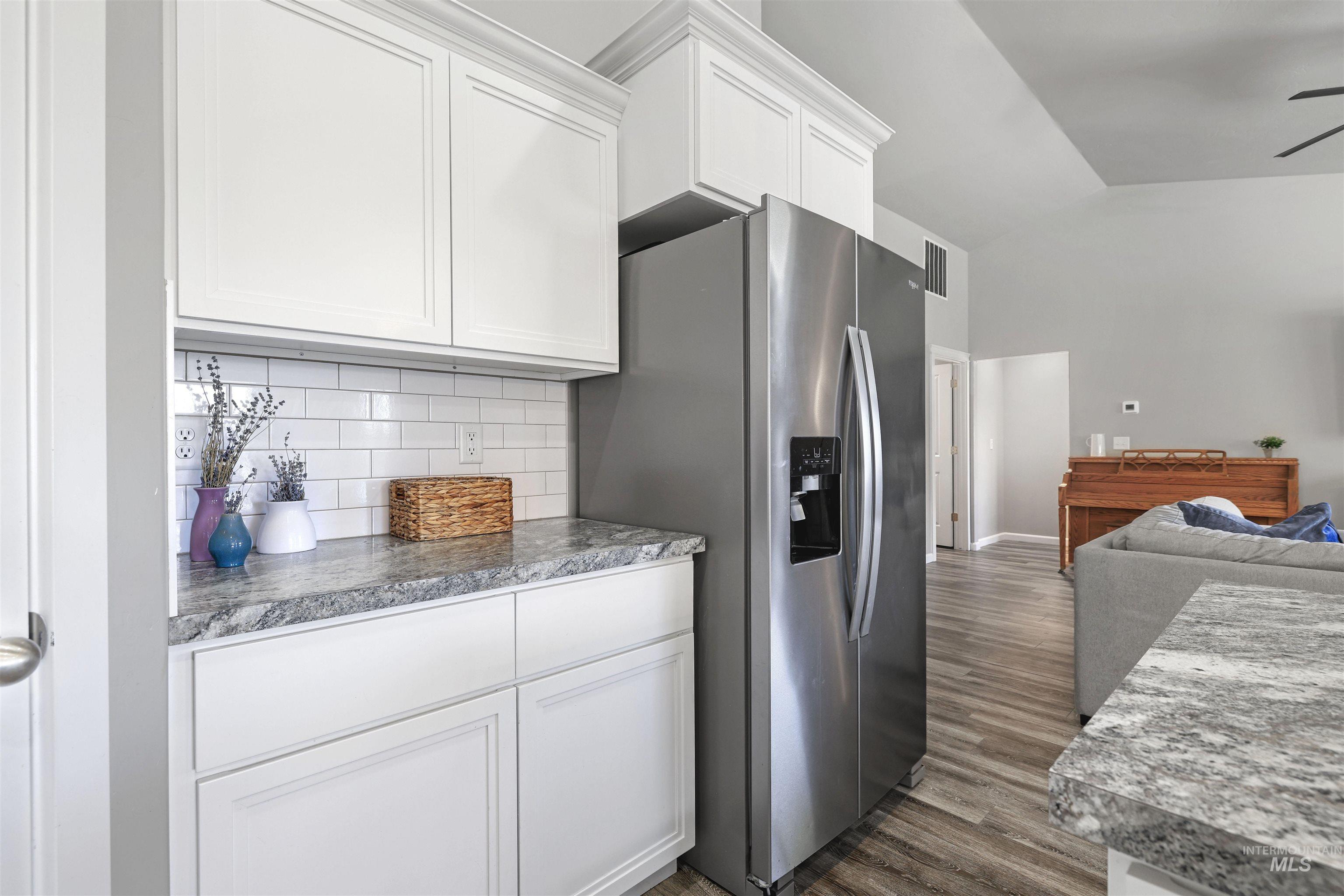 4037 N Blue Cascade Ct E, Buhl, Idaho 83316, 3 Bedrooms, 2 Bathrooms, Residential For Sale, Price $385,000,MLS 98980146