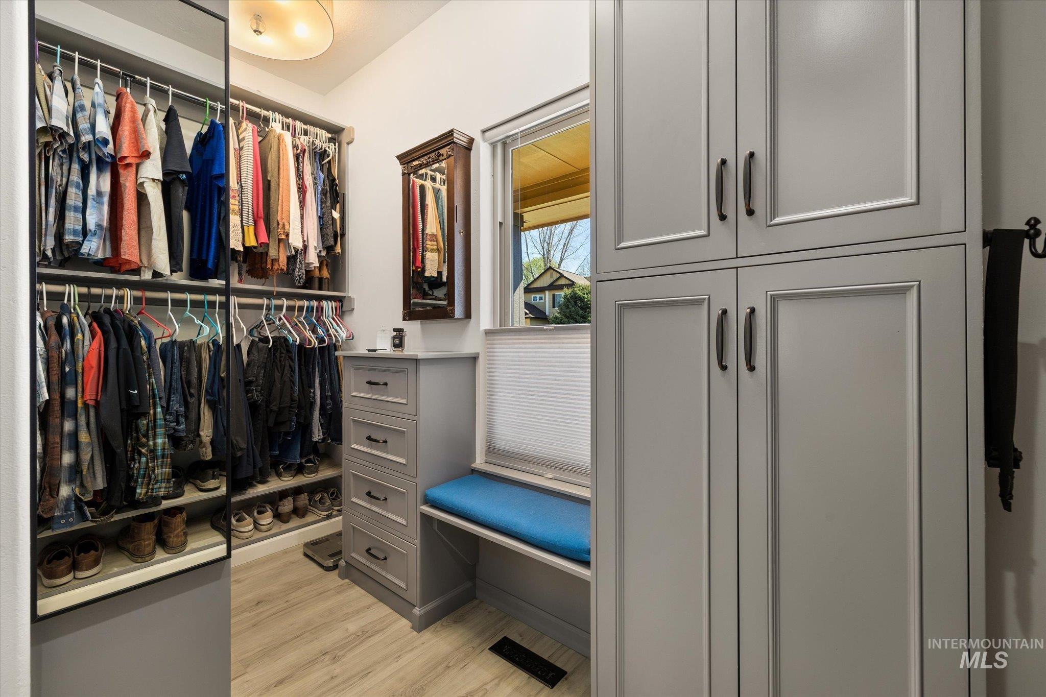 9802 W Big Springs Blvd., Boise, Idaho 83714, 4 Bedrooms, 3 Bathrooms, Residential For Sale, Price $999,999,MLS 98980147