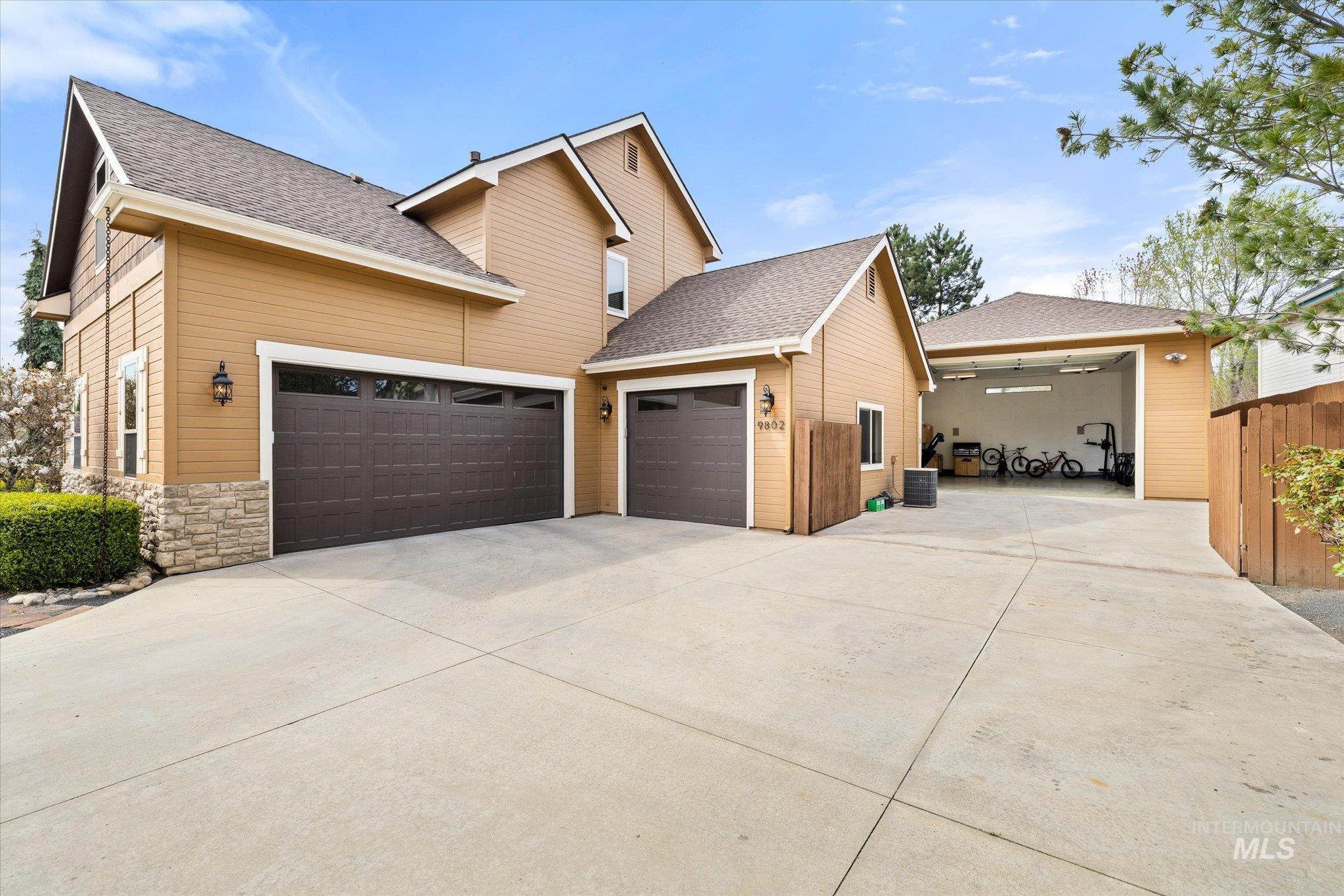 9802 W Big Springs Blvd., Boise, Idaho 83714, 4 Bedrooms, 3 Bathrooms, Residential For Sale, Price $999,999,MLS 98980147