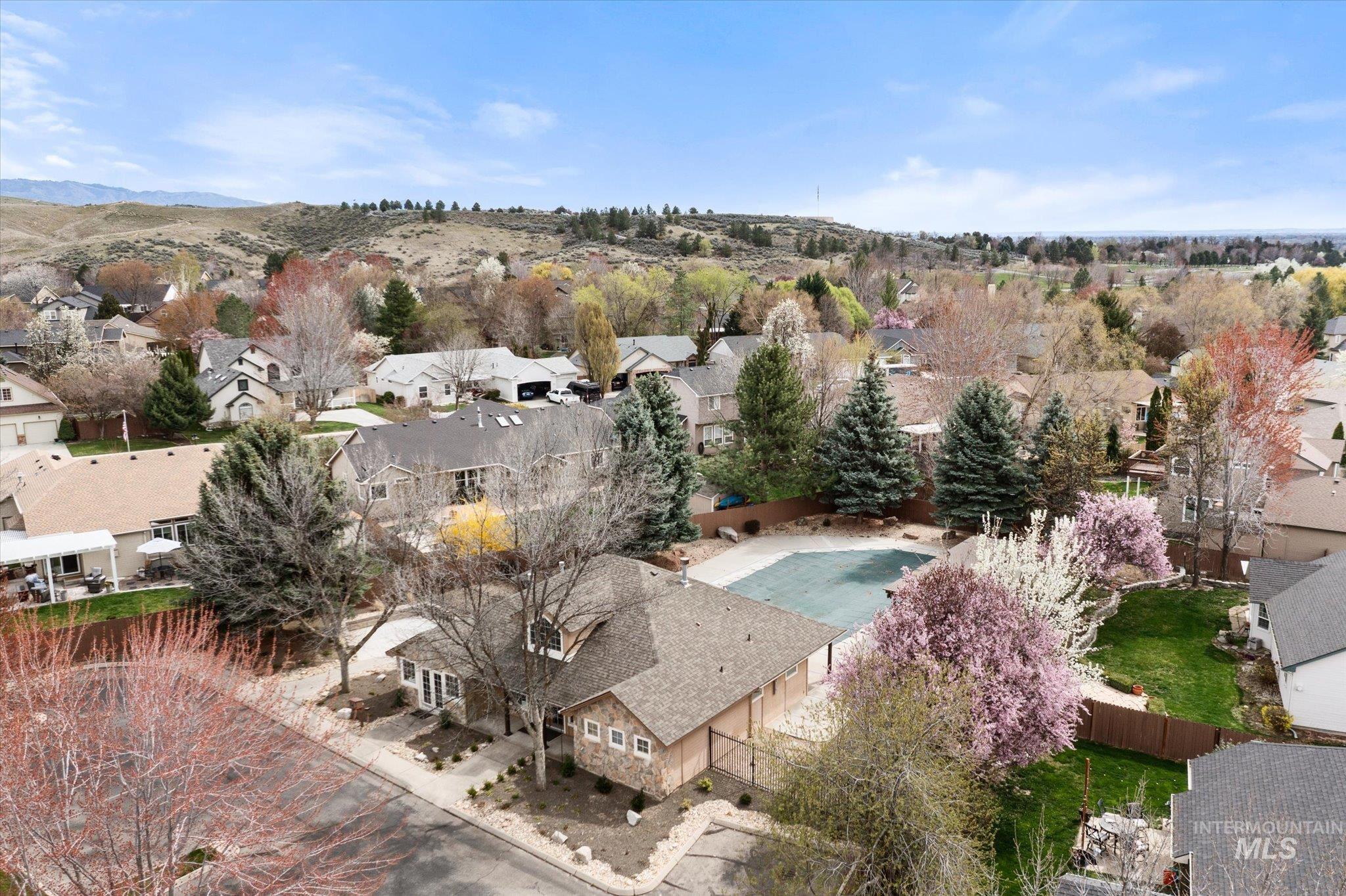 9802 W Big Springs Blvd., Boise, Idaho 83714, 4 Bedrooms, 3 Bathrooms, Residential For Sale, Price $999,999,MLS 98980147