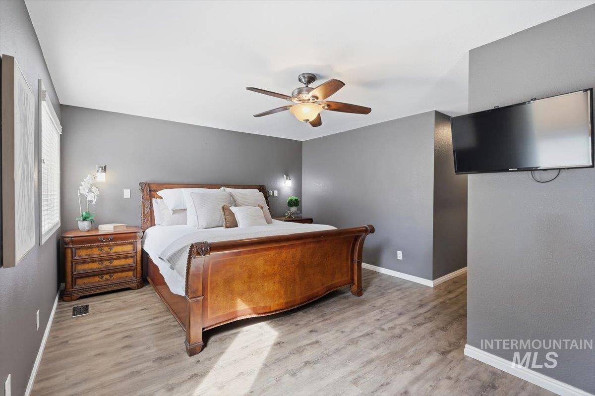 2441 N Snow Goose Way, Meridian, Idaho 83646, 4 Bedrooms, 2 Bathrooms, Residential For Sale, Price $645,000,MLS 98980148