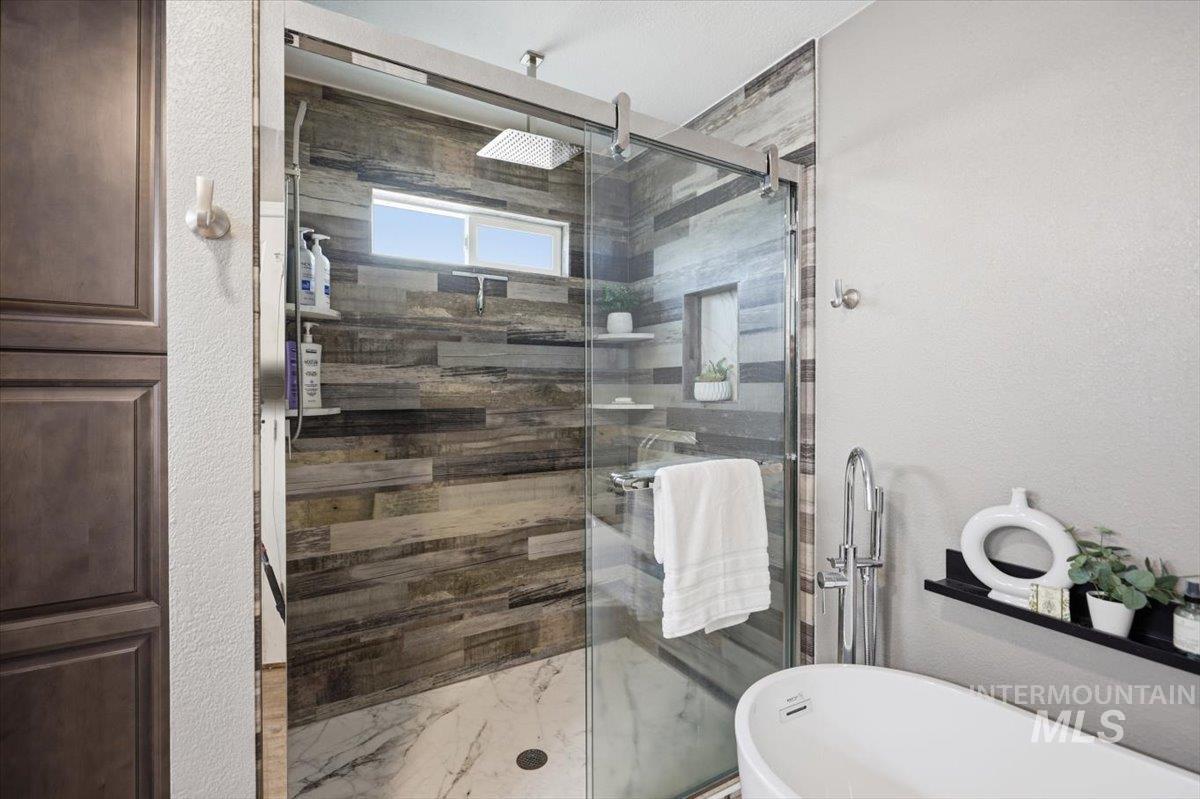 2441 N Snow Goose Way, Meridian, Idaho 83646, 4 Bedrooms, 2 Bathrooms, Residential For Sale, Price $645,000,MLS 98980148