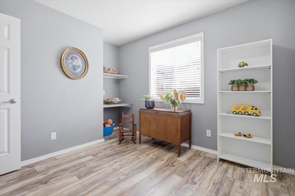 2441 N Snow Goose Way, Meridian, Idaho 83646, 4 Bedrooms, 2 Bathrooms, Residential For Sale, Price $645,000,MLS 98980148