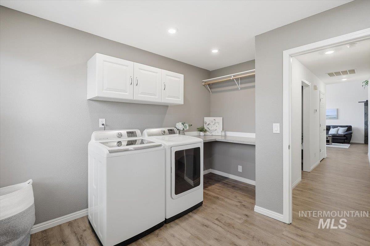 2441 N Snow Goose Way, Meridian, Idaho 83646, 4 Bedrooms, 2 Bathrooms, Residential For Sale, Price $645,000,MLS 98980148