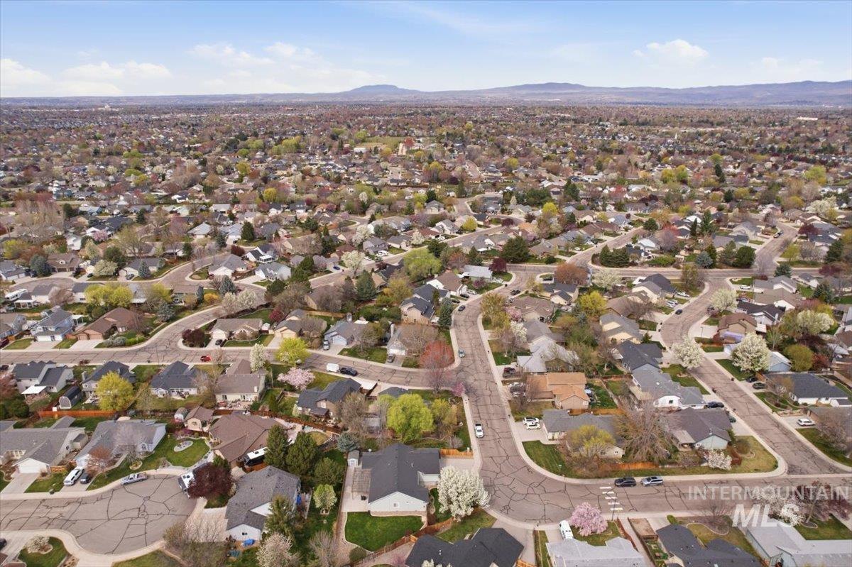 2441 N Snow Goose Way, Meridian, Idaho 83646, 4 Bedrooms, 2 Bathrooms, Residential For Sale, Price $645,000,MLS 98980148