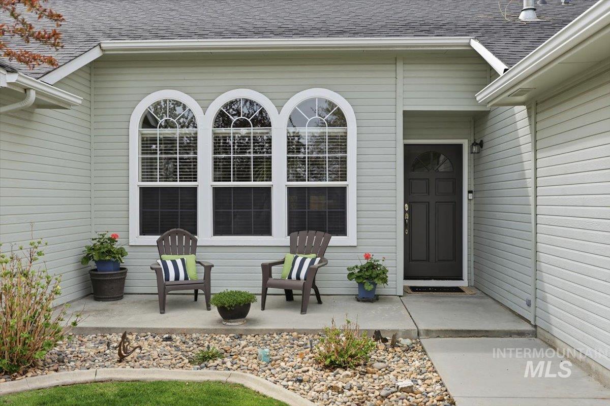 2441 N Snow Goose Way, Meridian, Idaho 83646, 4 Bedrooms, 2 Bathrooms, Residential For Sale, Price $599,000, 98980148