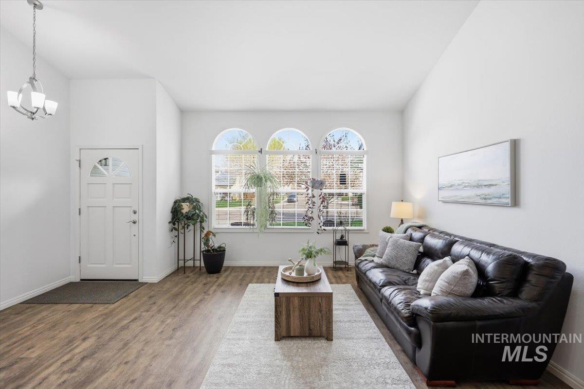 2441 N Snow Goose Way, Meridian, Idaho 83646, 4 Bedrooms, 2 Bathrooms, Residential For Sale, Price $645,000,MLS 98980148