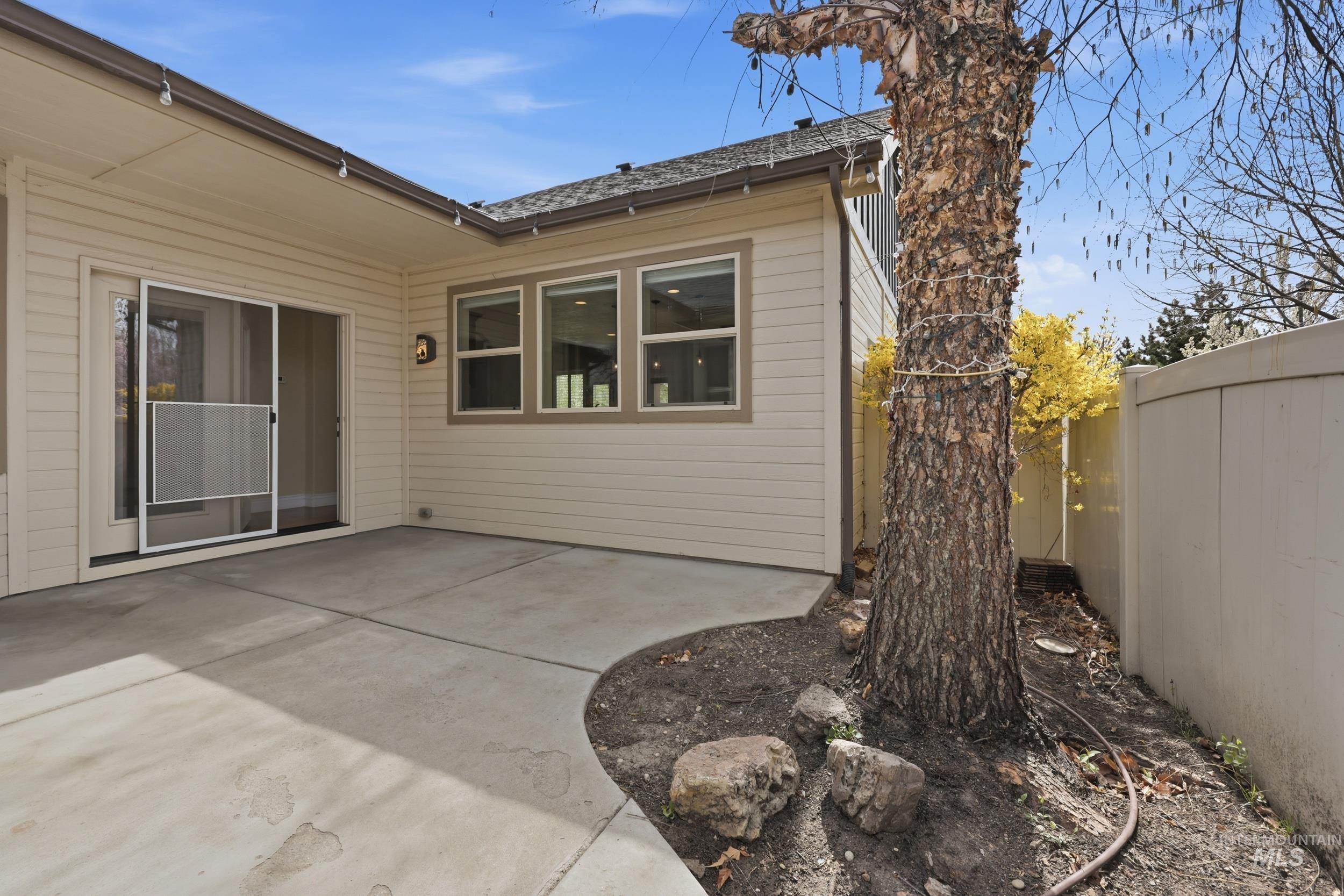 816 E Tallinn St, Meridian, Idaho 83646, 2 Bedrooms, 2 Bathrooms, Residential For Sale, Price $479,000, 98980149