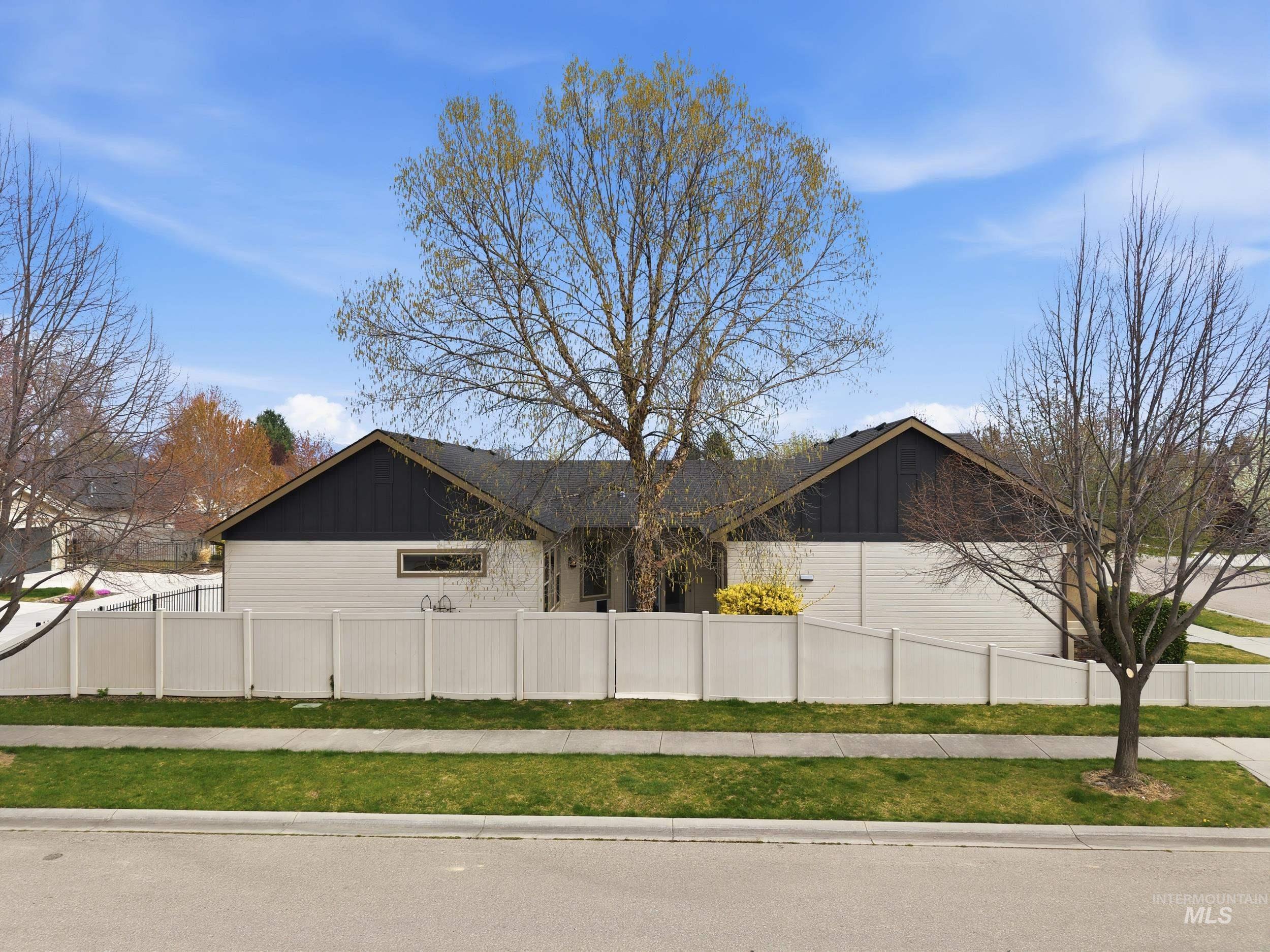 816 E Tallinn St, Meridian, Idaho 83646, 2 Bedrooms, 2 Bathrooms, Residential For Sale, Price $479,000, 98980149