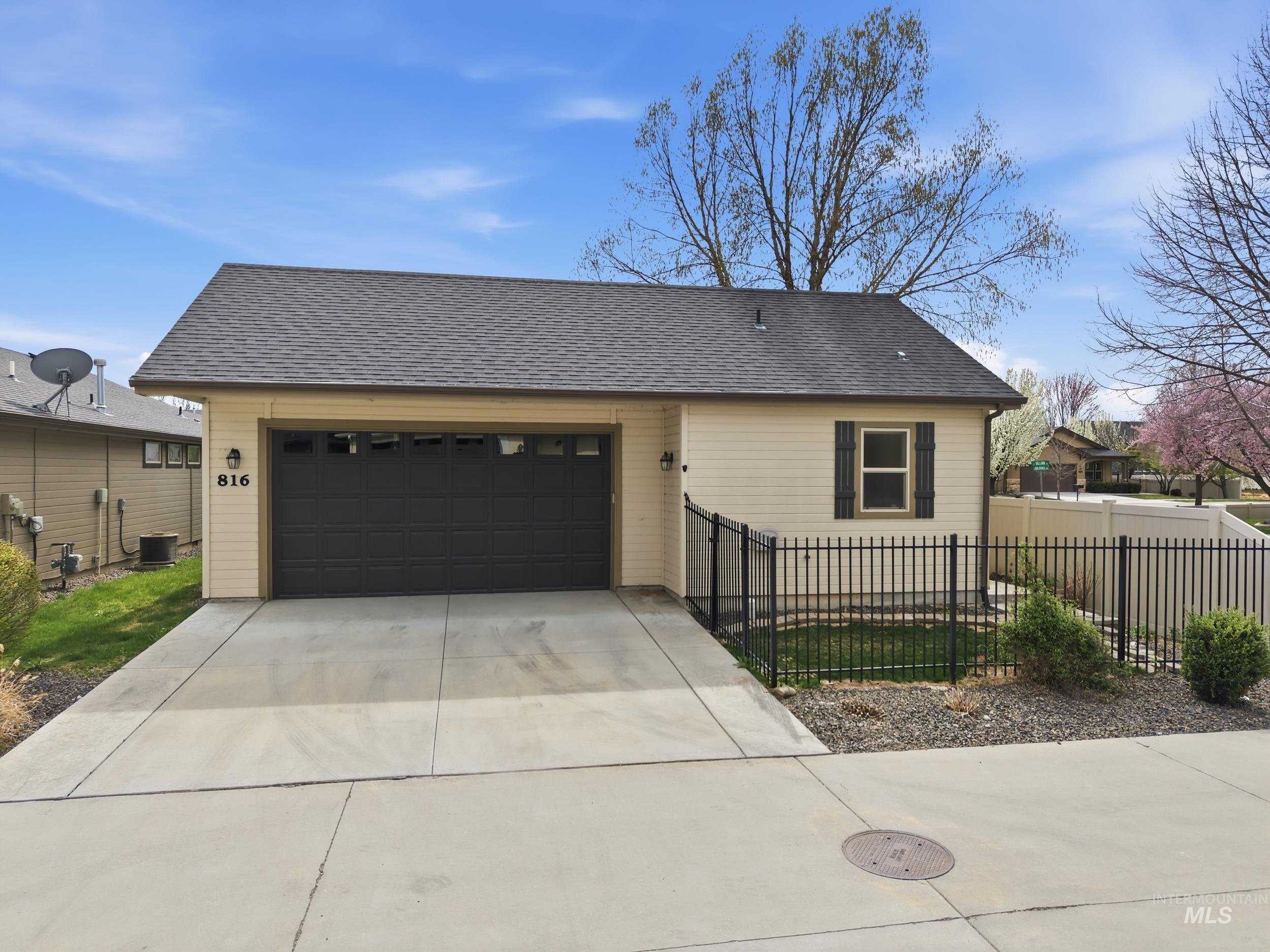 816 E Tallinn St, Meridian, Idaho 83646, 2 Bedrooms, 2 Bathrooms, Residential For Sale, Price $479,000, 98980149