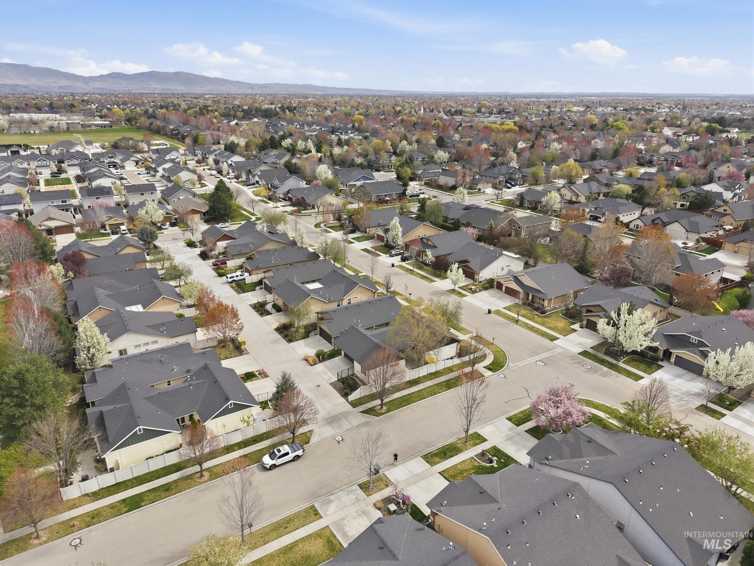 816 E Tallinn St, Meridian, Idaho 83646, 2 Bedrooms, 2 Bathrooms, Residential For Sale, Price $479,000, 98980149